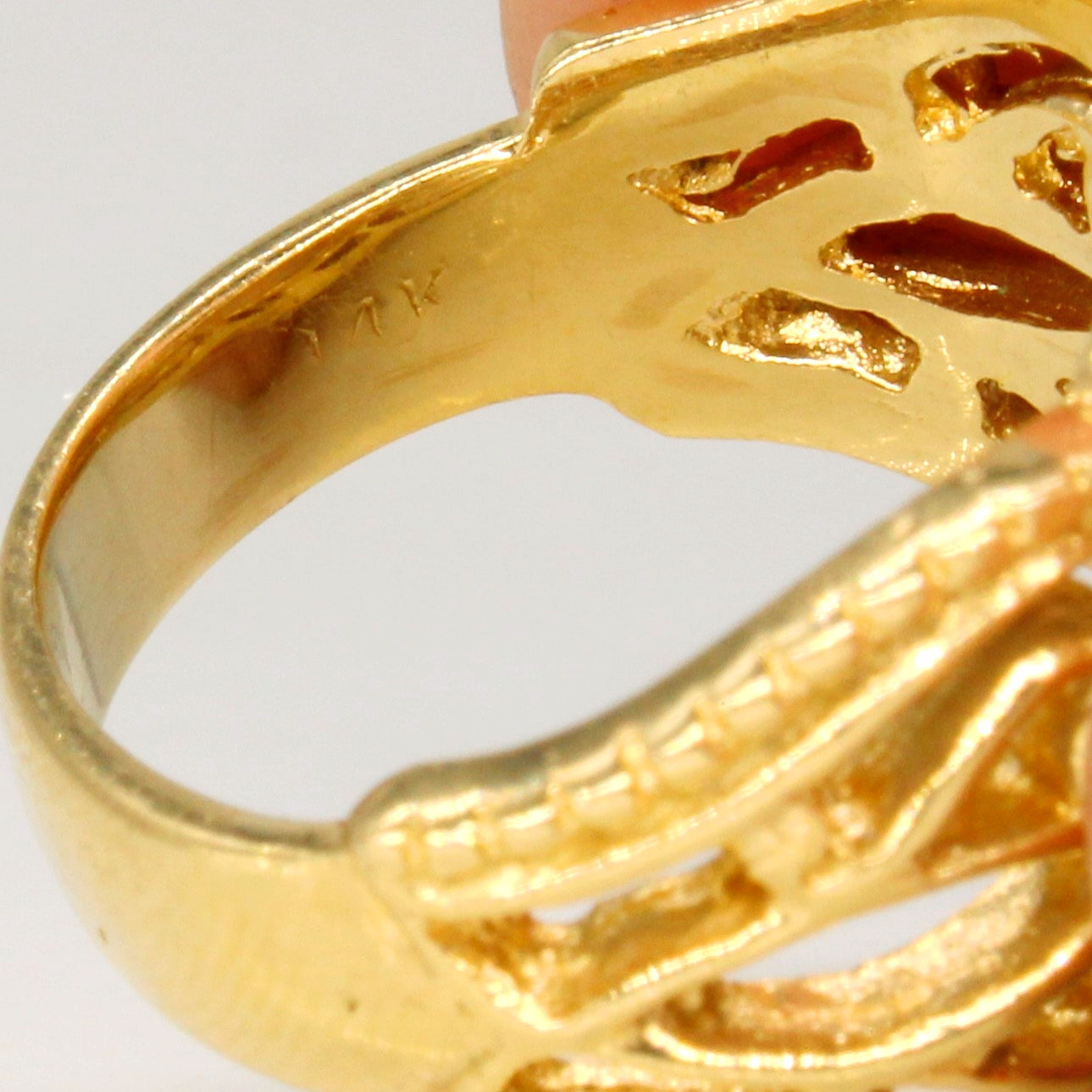 Carved Shell Cameo Ring | 1.00ct | SZ 5.5 |
