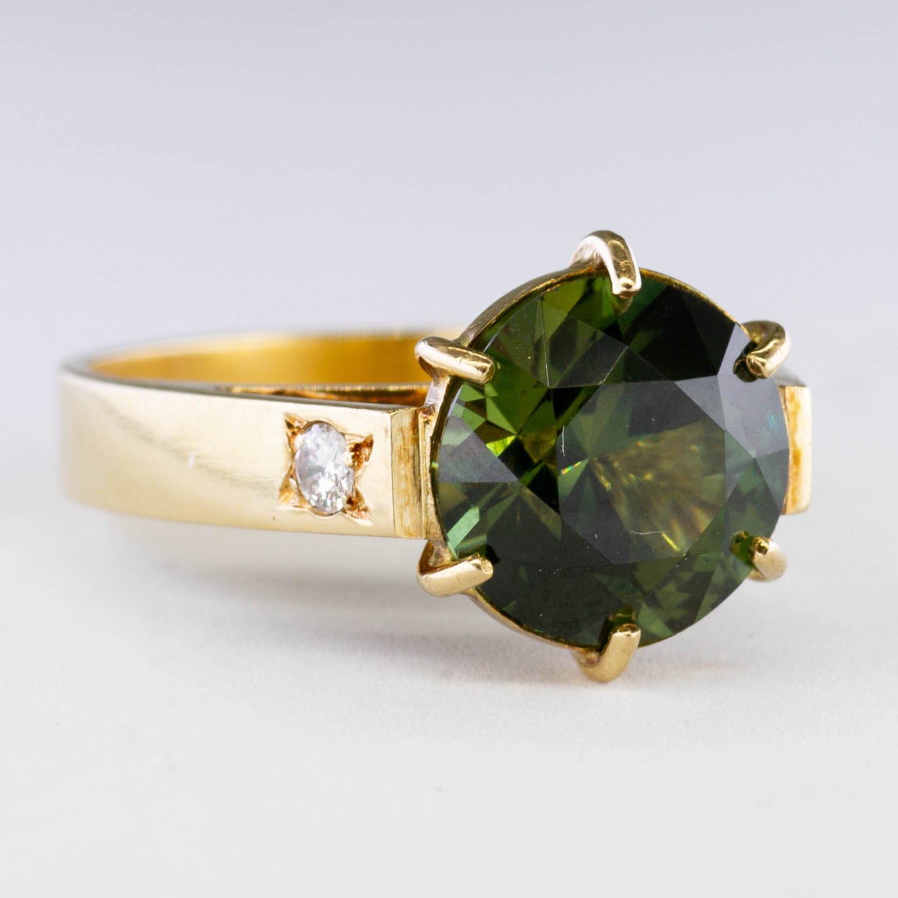 Green Sapphire & Diamond Cocktail Ring | 5.20ct, 0.12ctw | SZ 7 |