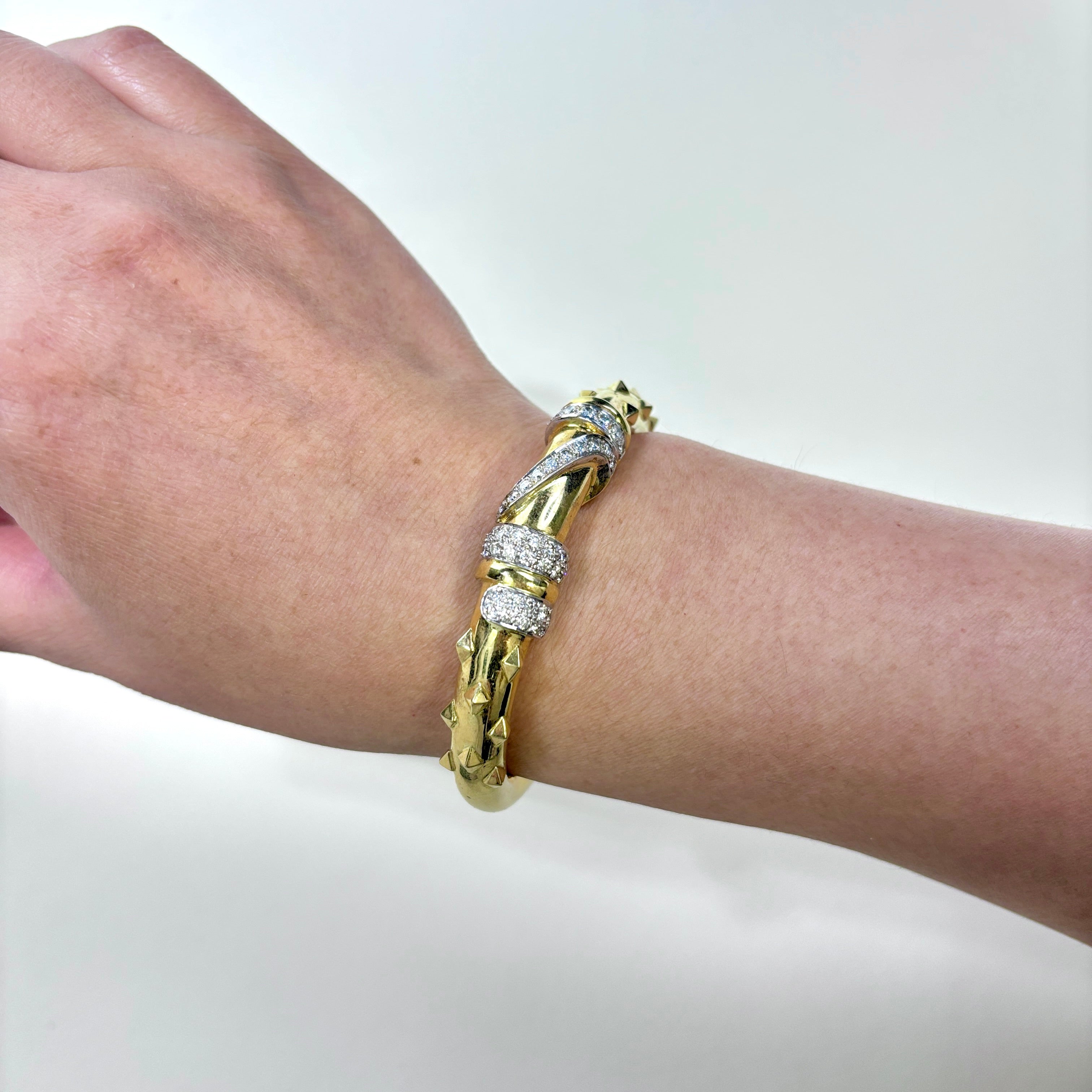 18K Yellow Gold Studded Design Bangle Diamond Bangle Bracelet | 1.54ctw | 6.5" |