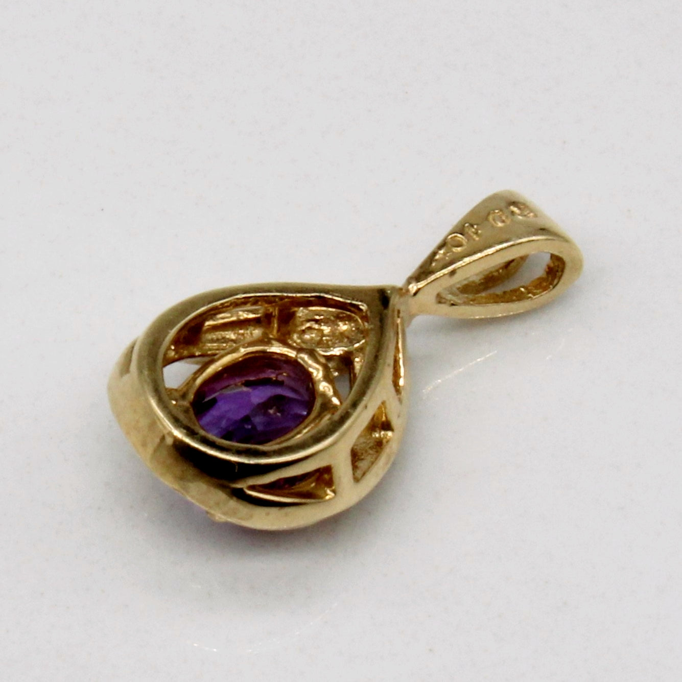 Amethyst & Diamond Pendant | 0.37ct, 0.01ct |