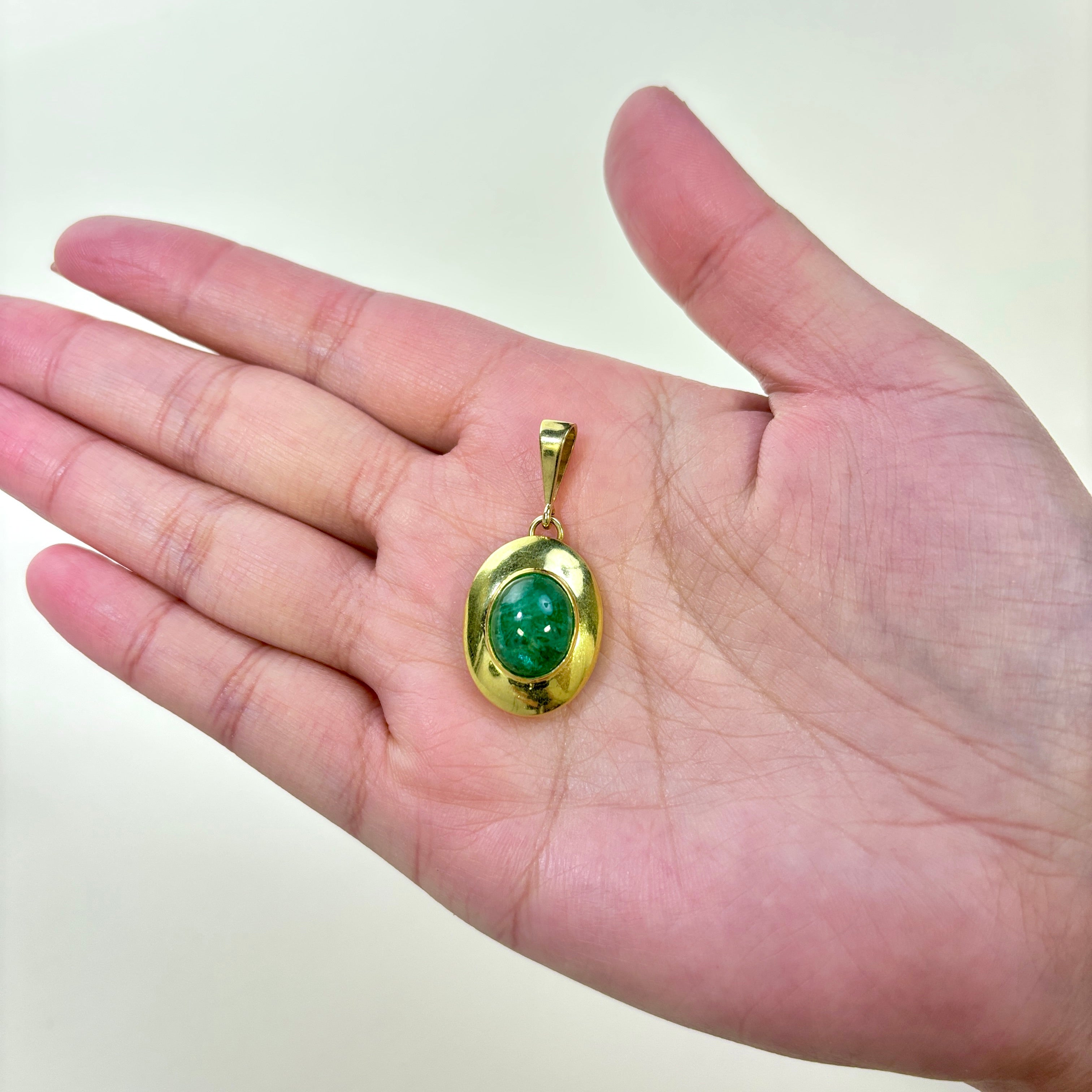 18K Yellow Gold Emerald Pendant | 5.68ctw |