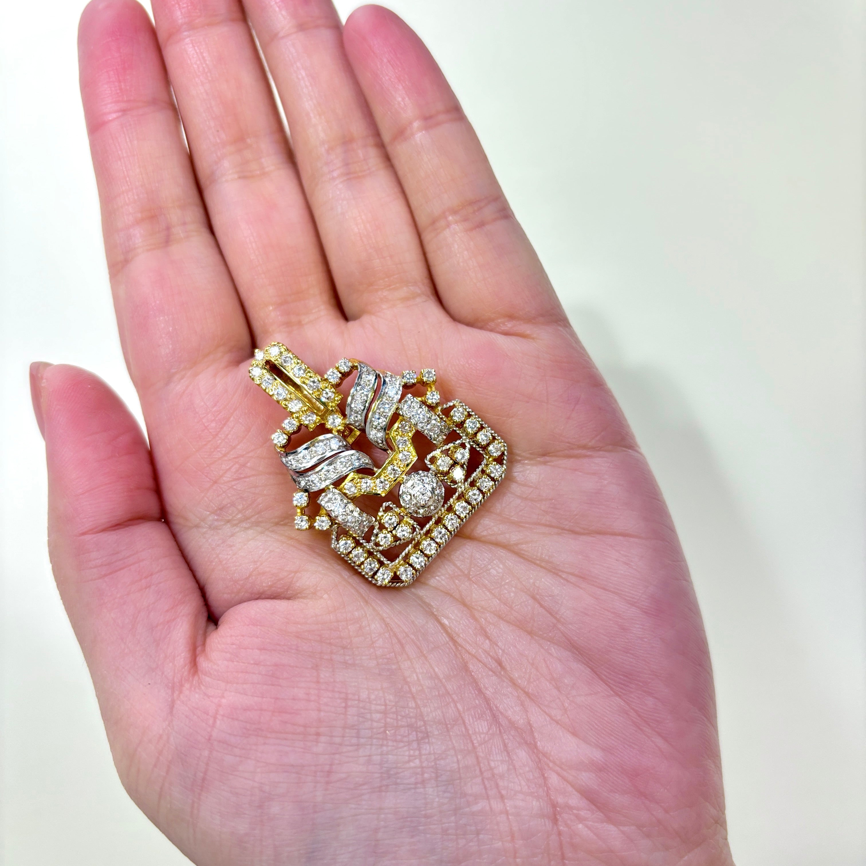 18K Yellow Gold Diamond Cluster Pendant | 2.31ctw |