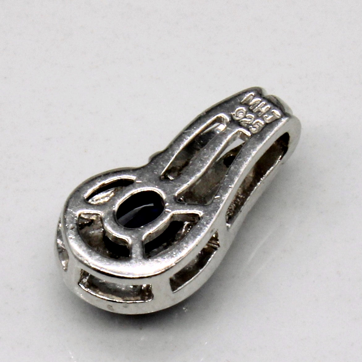 Pendentif saphir synthétique et diamant | 1,00 ct, 0,01 ct | 
