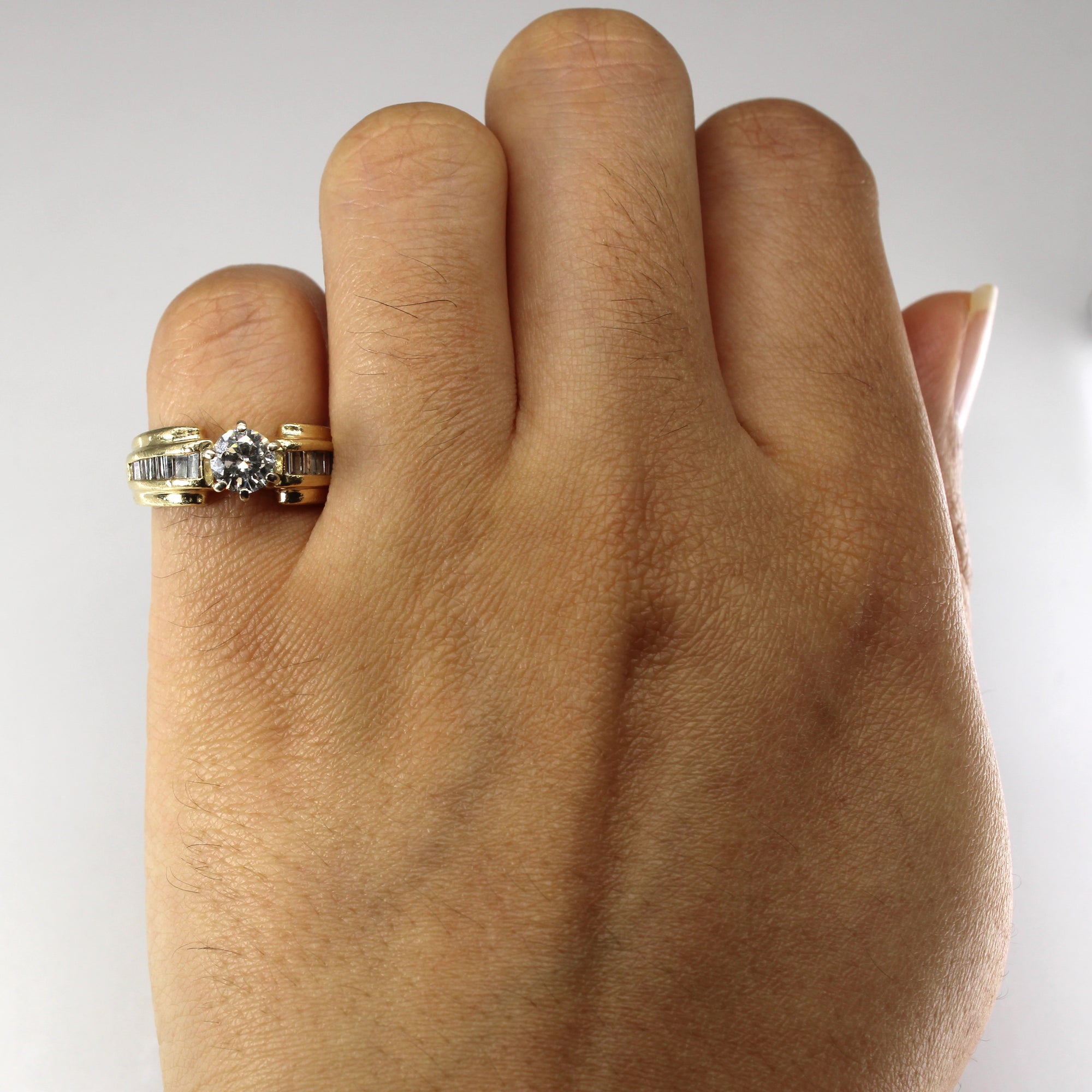 Solitaire with Accents Diamond Ring | 0.84ctw SI2/I1 I/J | SZ 4.5 |