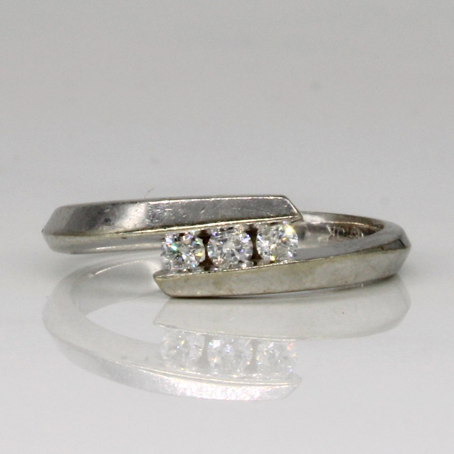 Channel Set Diamond Ring | 0.12ctw | SZ 5 |