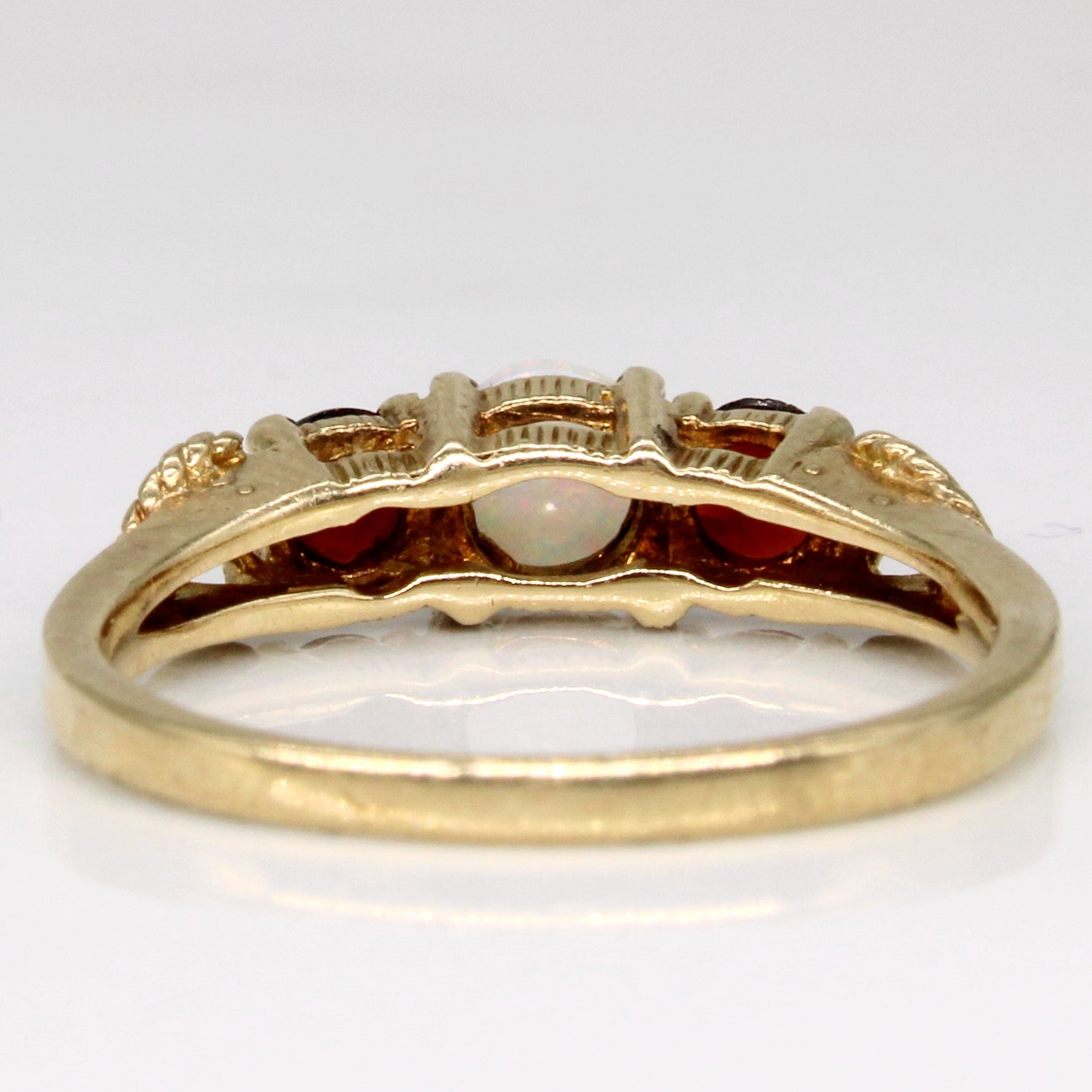 Garnet & Opal Ring | 0.34ctw, 0.20ct | SZ 5.75 |