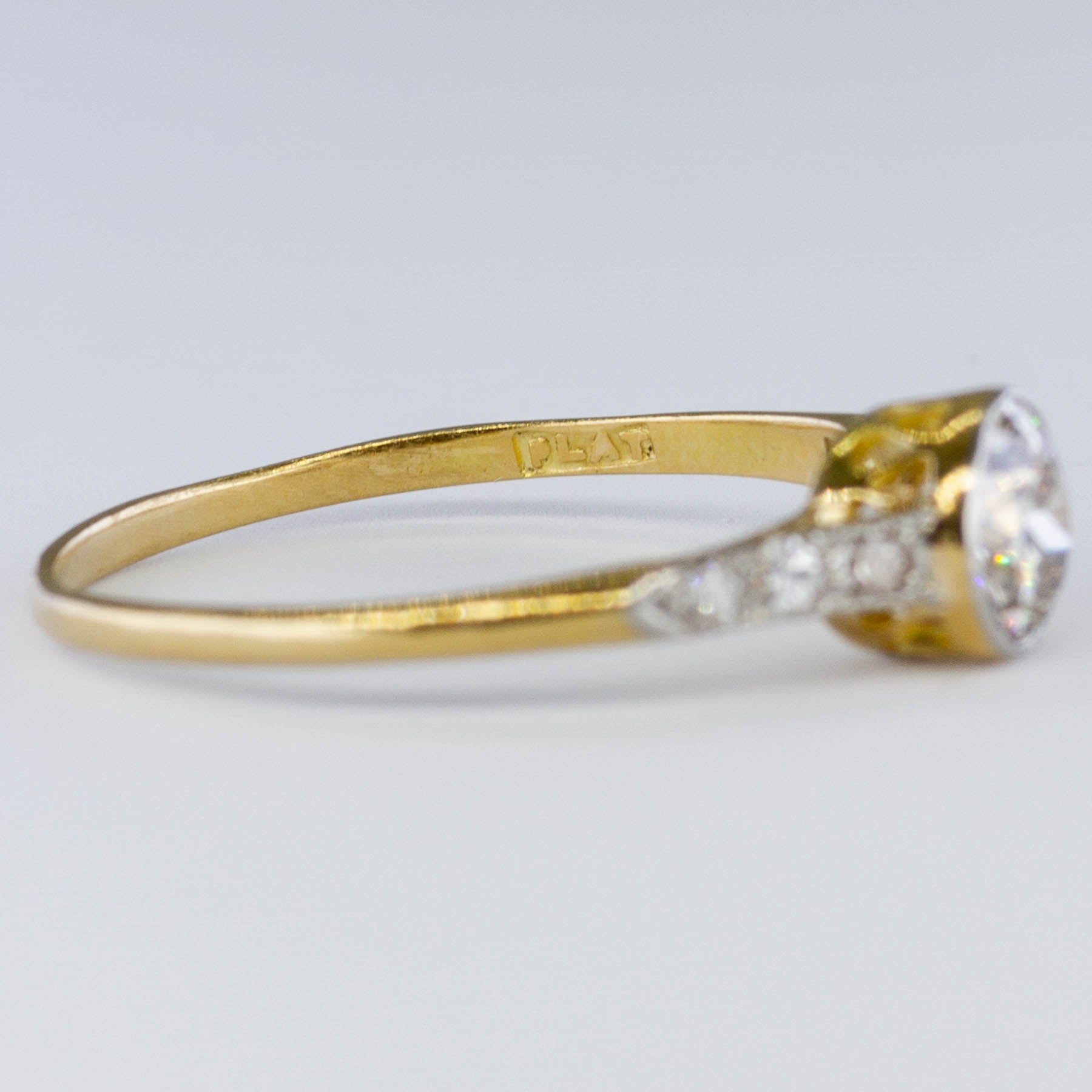 Bague Art Déco en or 18 carats et platine, diamant taille ancienne européenne | 0,66 ct | Taille 7,5 |