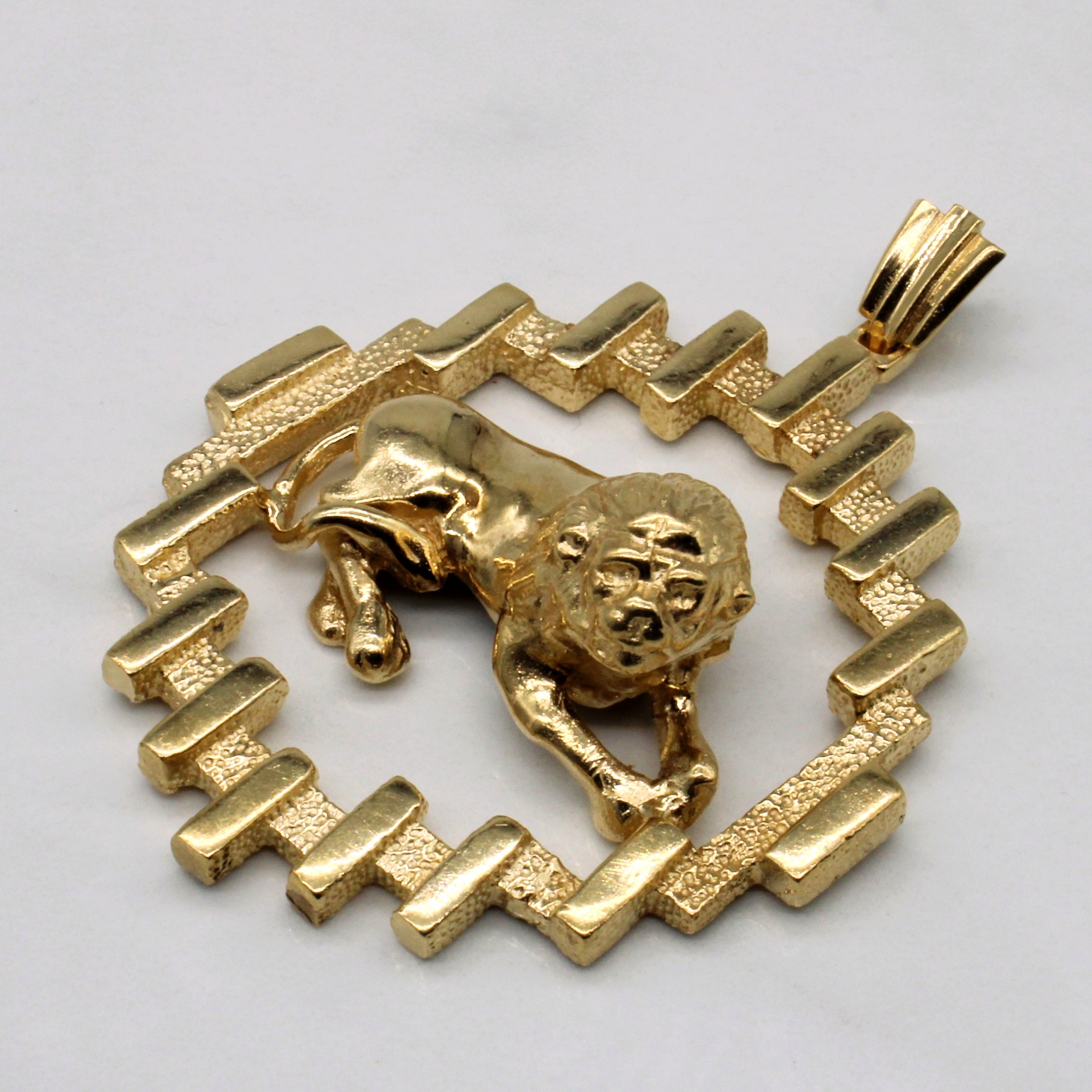 14k Yellow Gold Lion Pendant