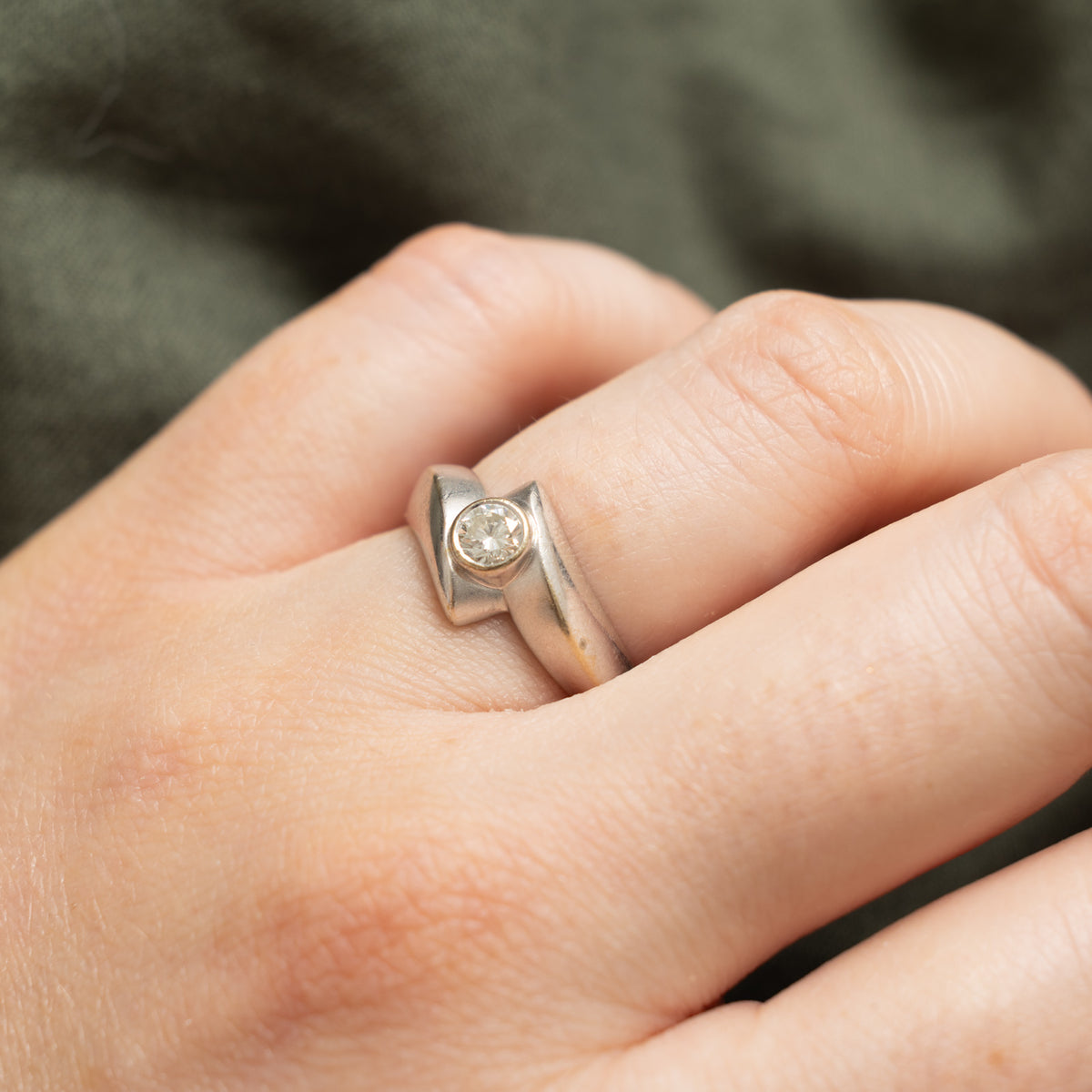 18k Solitaire Diamond Knife Edge Bypass Ring | 0.22ct | SZ 6.25