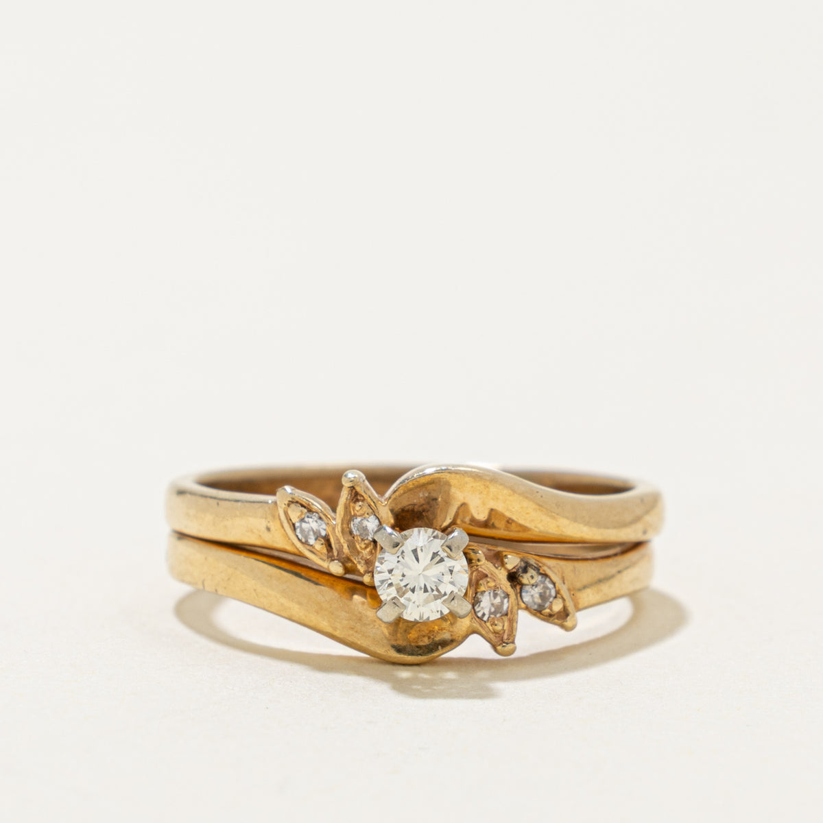 15k Diamond Floral Accented Soldered Wedding Ring Set | 0.14ctw | SZ 5.75