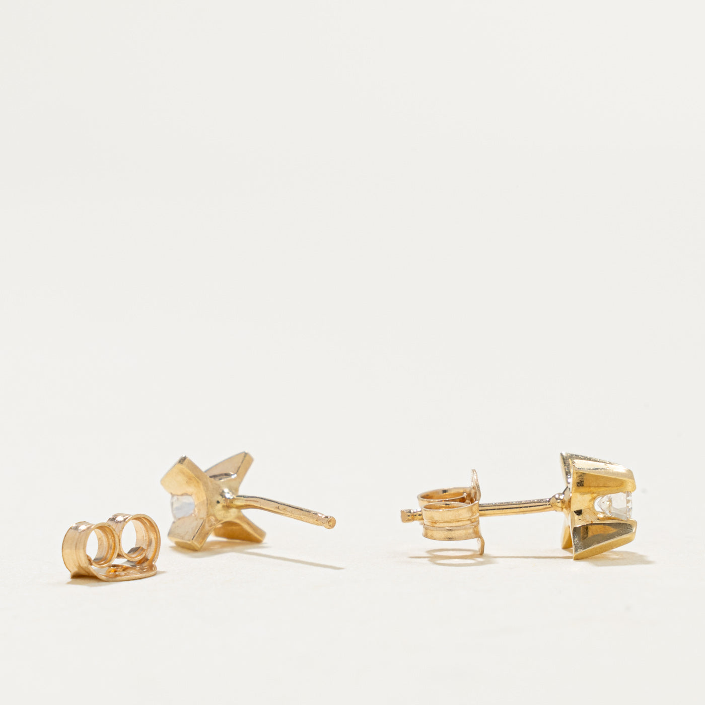 14k Diamond X Stud Earrings | 0.09ctw