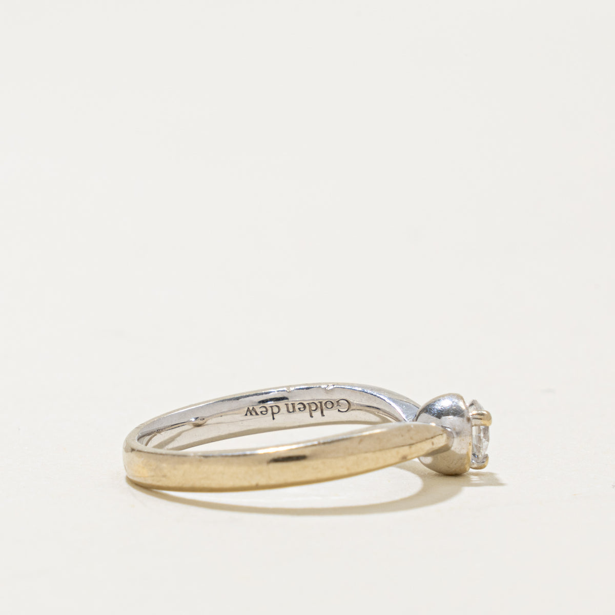18k Solitaire Diamond Plain Chevron Ring | 0.19ct | SZ 5.5