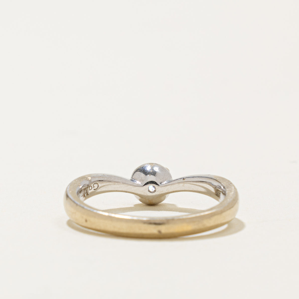 18k Solitaire Diamond Plain Chevron Ring | 0.19ct | SZ 5.5