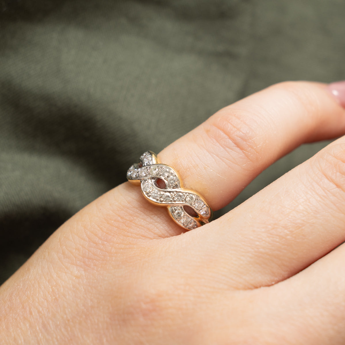 14k Multi Row Diamond Cross Over Ring | 0.30ctw | SZ 4