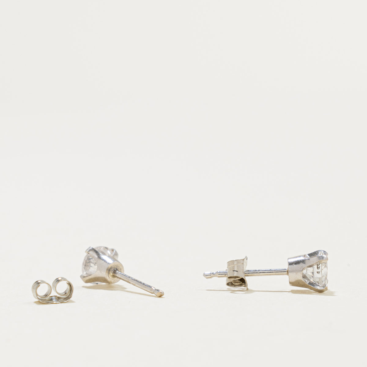 14k Solitaire Diamond Stud Earrings | 0.64ctw I1/I2 I/J