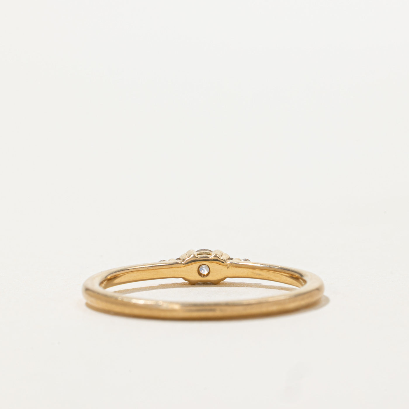 18k Diamond Accented Petite Ring | SZ 6.5