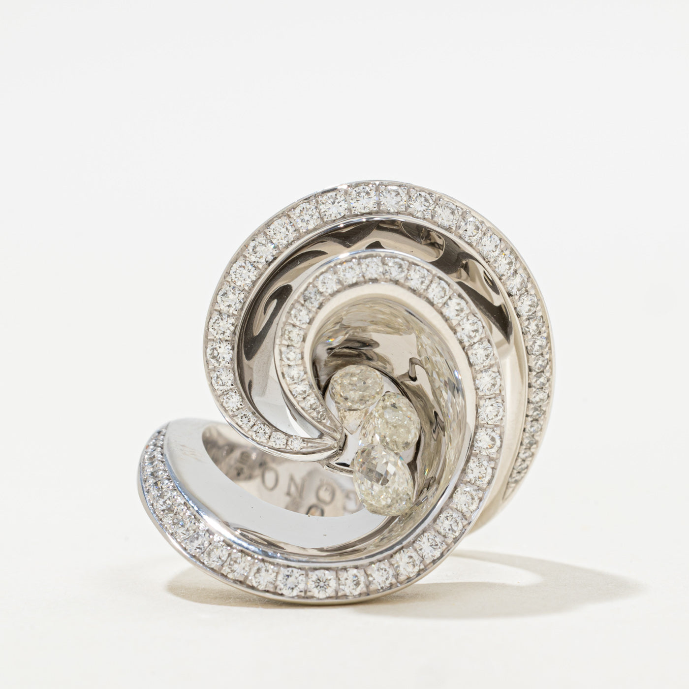 Bague cocktail « De Grisogono » en diamants briolette | 1,50 ct | 0,85 ct | Taille 6,5