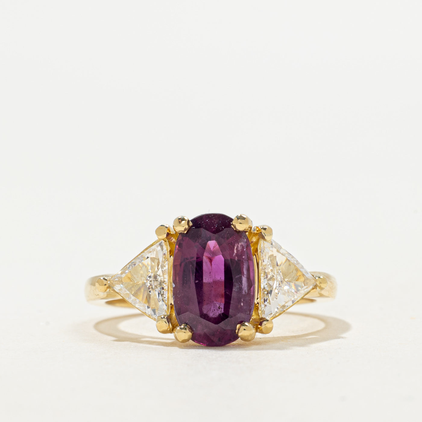 Bague en rubis rouge violacé du Cachemire non chauffé de 2,46 ct (GRS) et diamants | Poids total des diamants : 0,80 ct | Taille 6,5