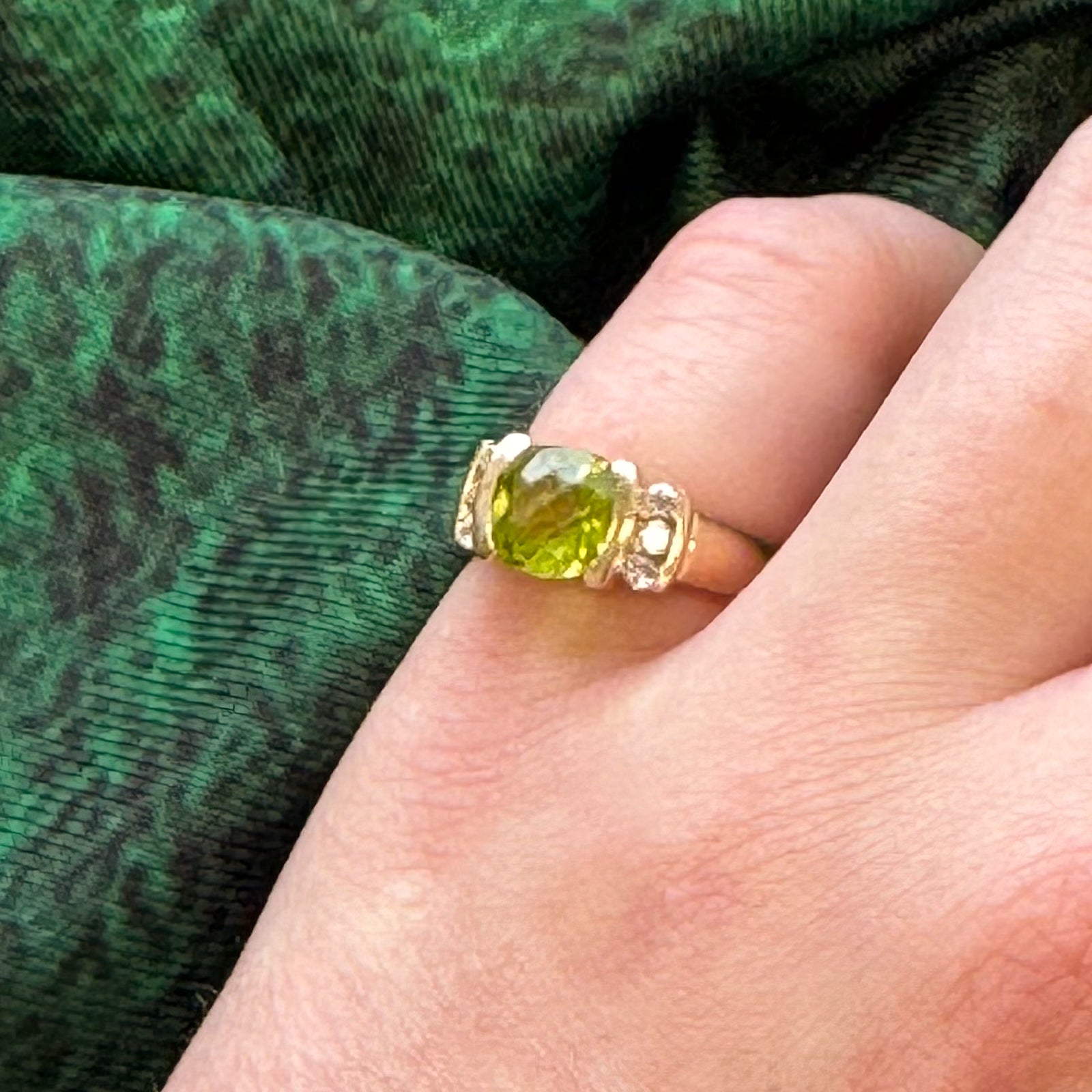 Peridot & Diamond Ring | 1.50ct, 0.18ctw | SZ 4.5 |