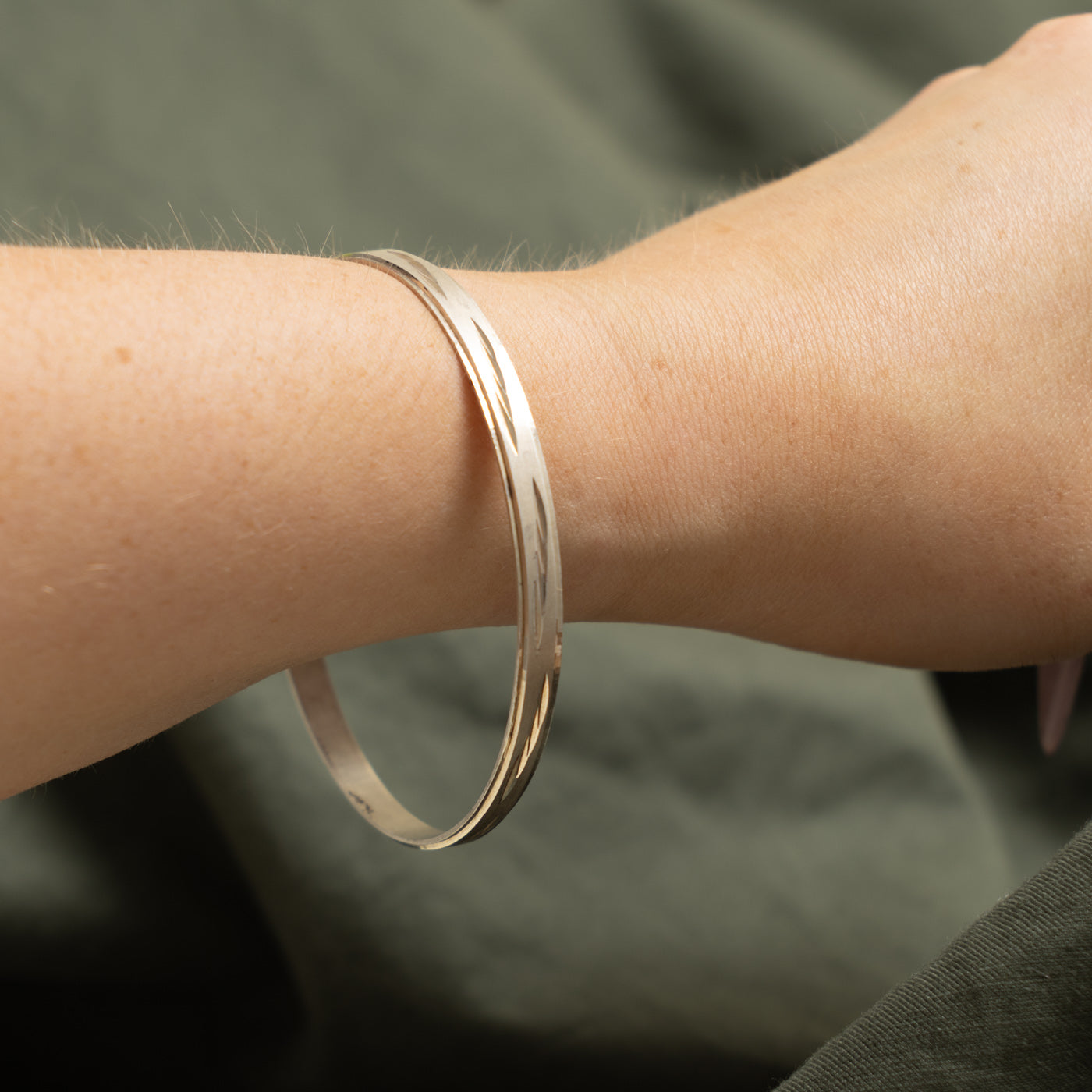 Sterling Silver Engraved Bangle | 8"