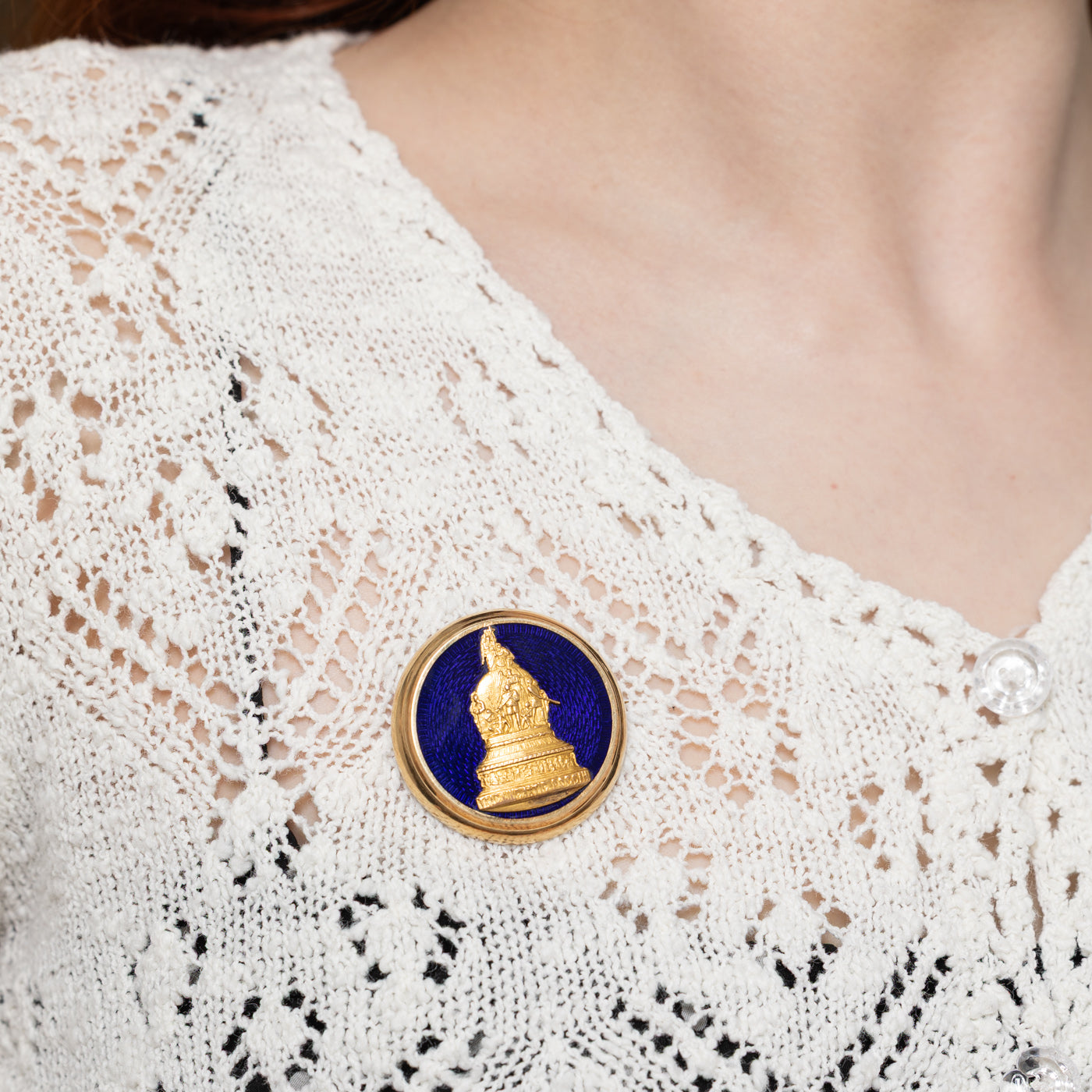 Vintage 14k Yellow Gold Blue Enamel Engraved Brooch