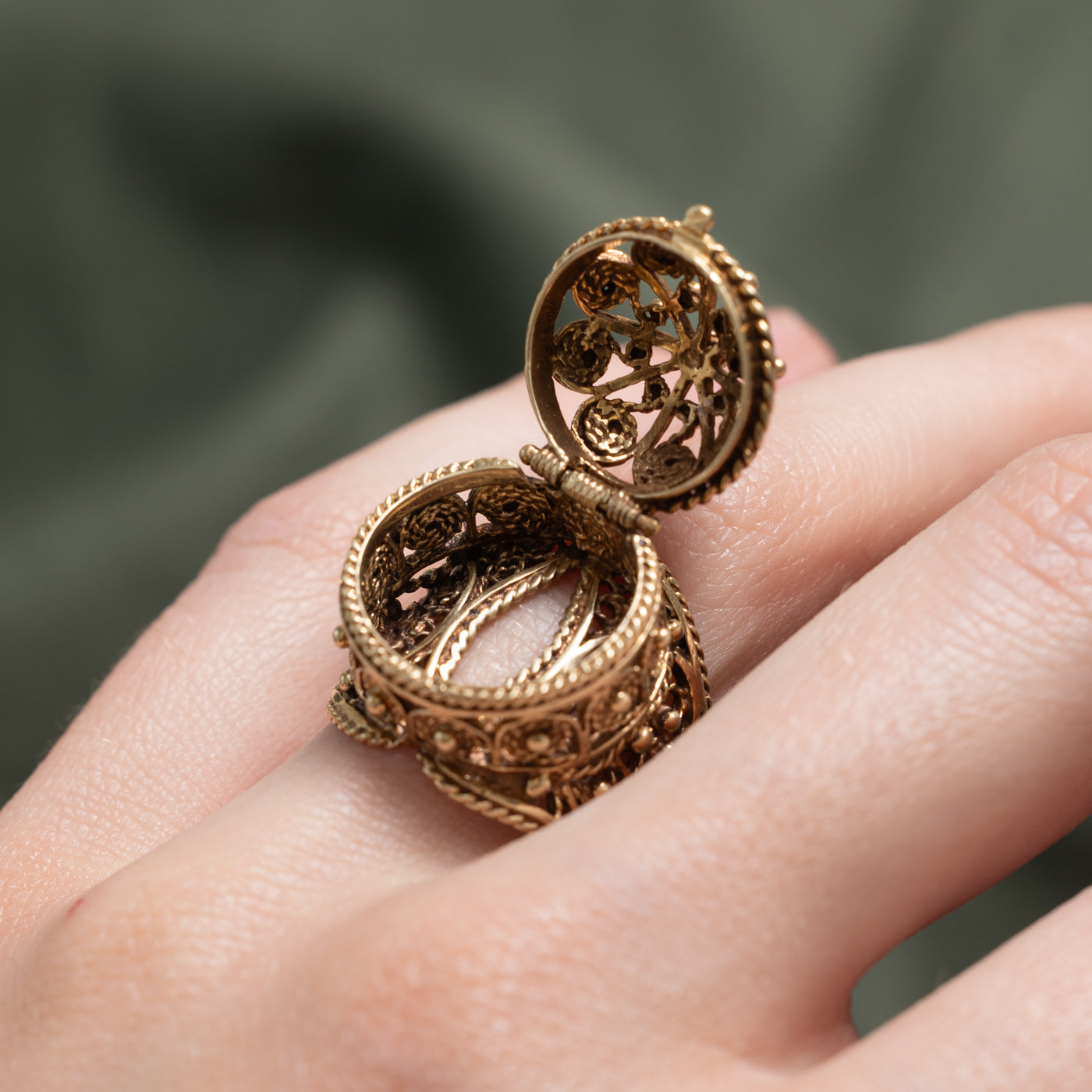 14k Yellow Gold Ornate Dome Cocktail Ring | SZ 5.5