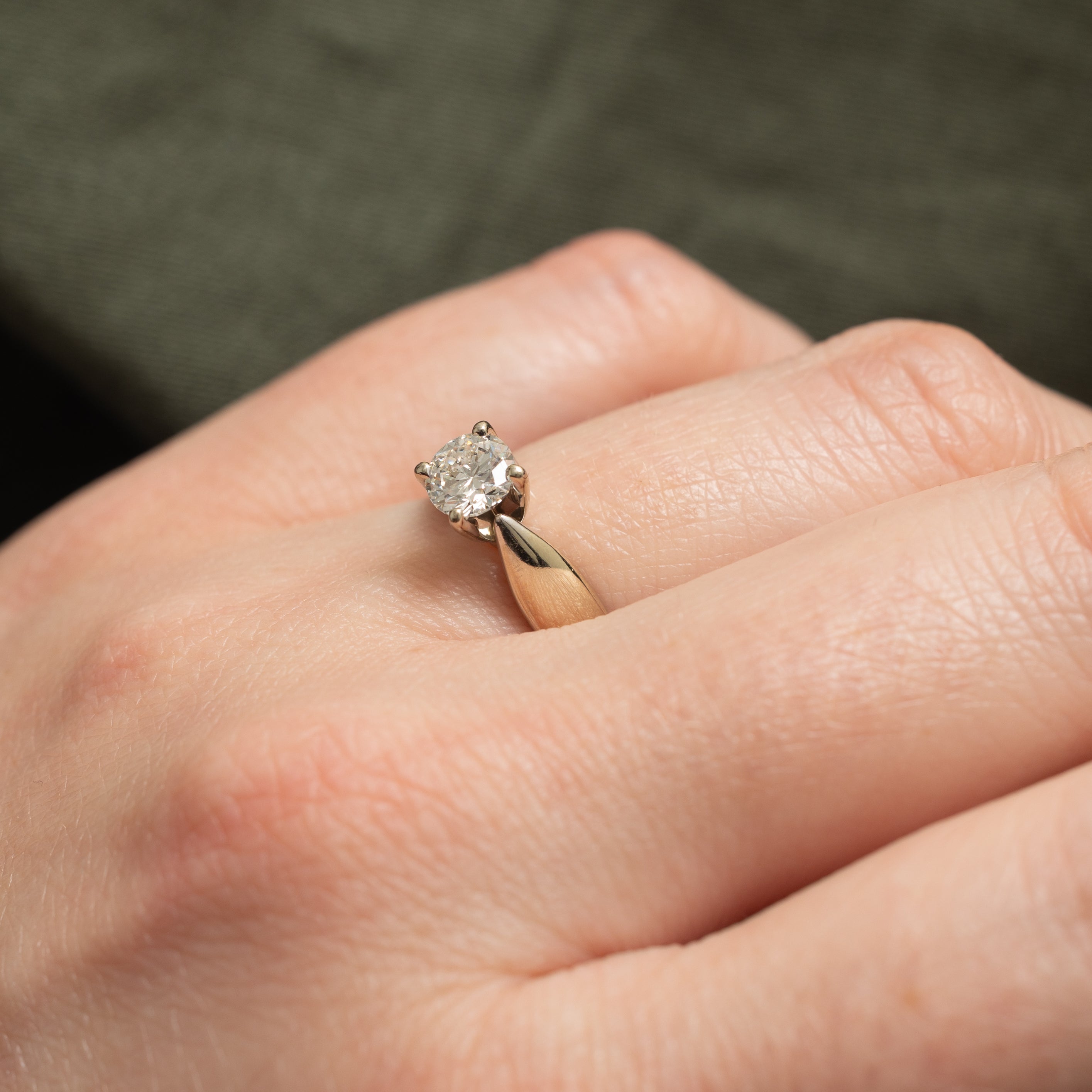 18k Solitaire Diamond Reverse Tapered Ring | 0.48ct VS2/SI1 G/H | SZ 5.75