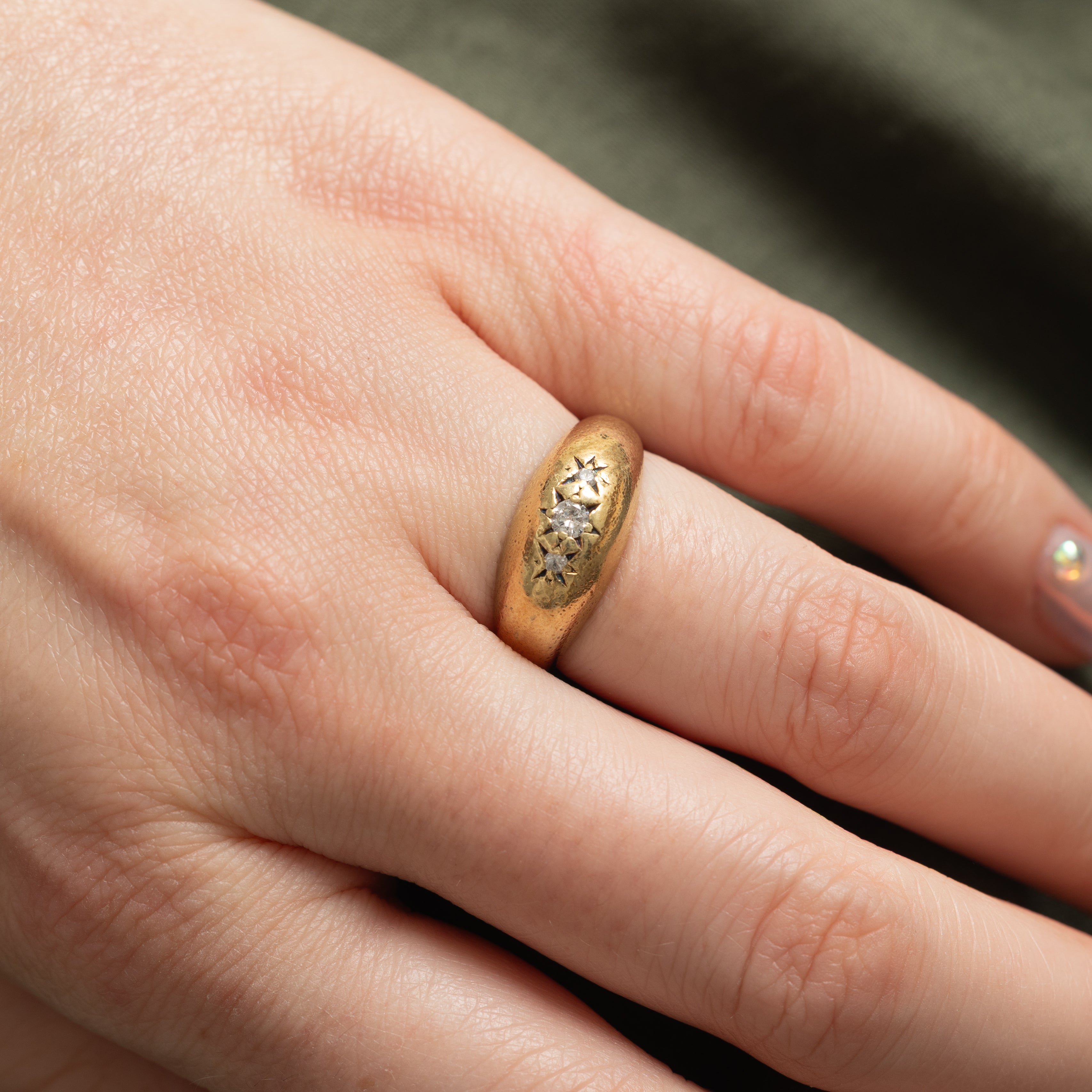 14k Star Set Three Stone Diamond Dome Ring | 0.13ctw | SZ 5