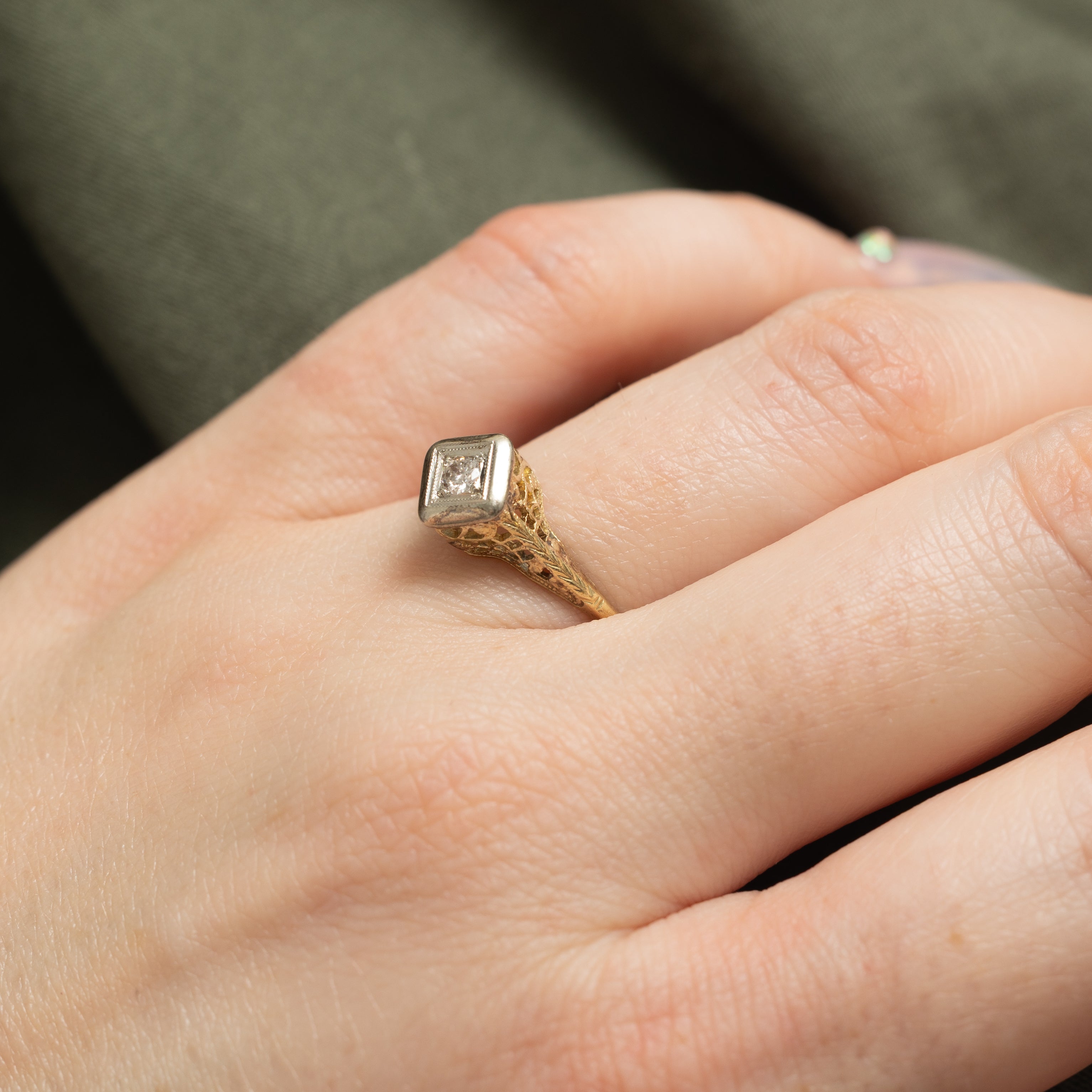 14k Transitional Cut Diamond Textured Ring | 0.10ctw | SZ 8.25