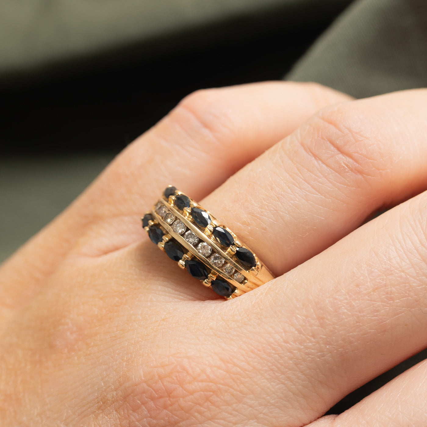 Bague multi-rangs sertie de saphirs taille marquise et de diamants | 0,25 ct au total, 0,08 ct au total | Taille 8