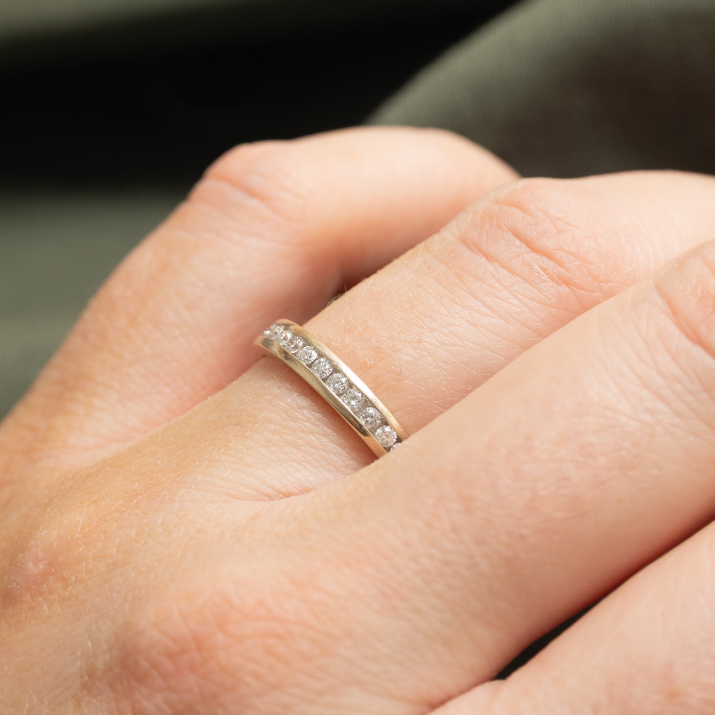 Alliance semi-éternité en or blanc 18 carats sertie de diamants | 0,10 ct au total | Taille 7,0