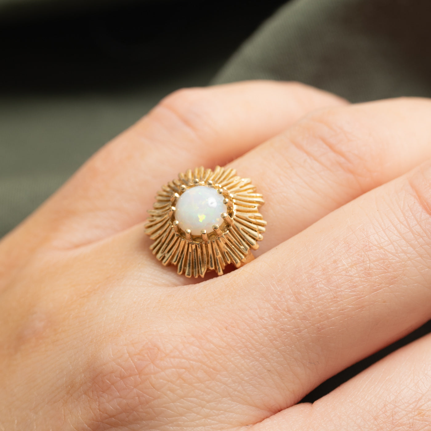 Bague cocktail en opale à motif floral texturé | 0,70 ct | Taille 6,0