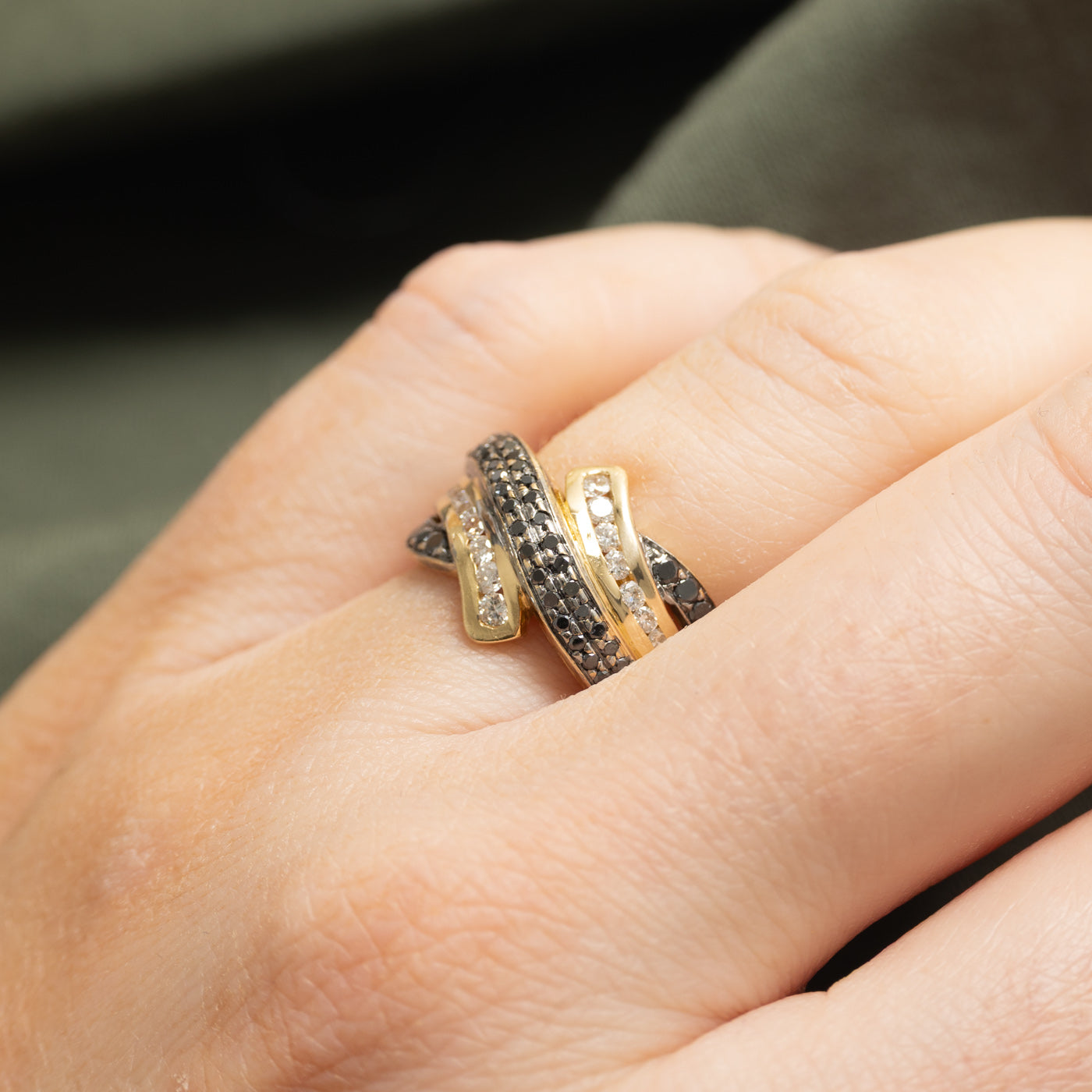 Bague demi-éternité sertie de diamants noirs et blancs | 0,50 ct | Taille 5,25