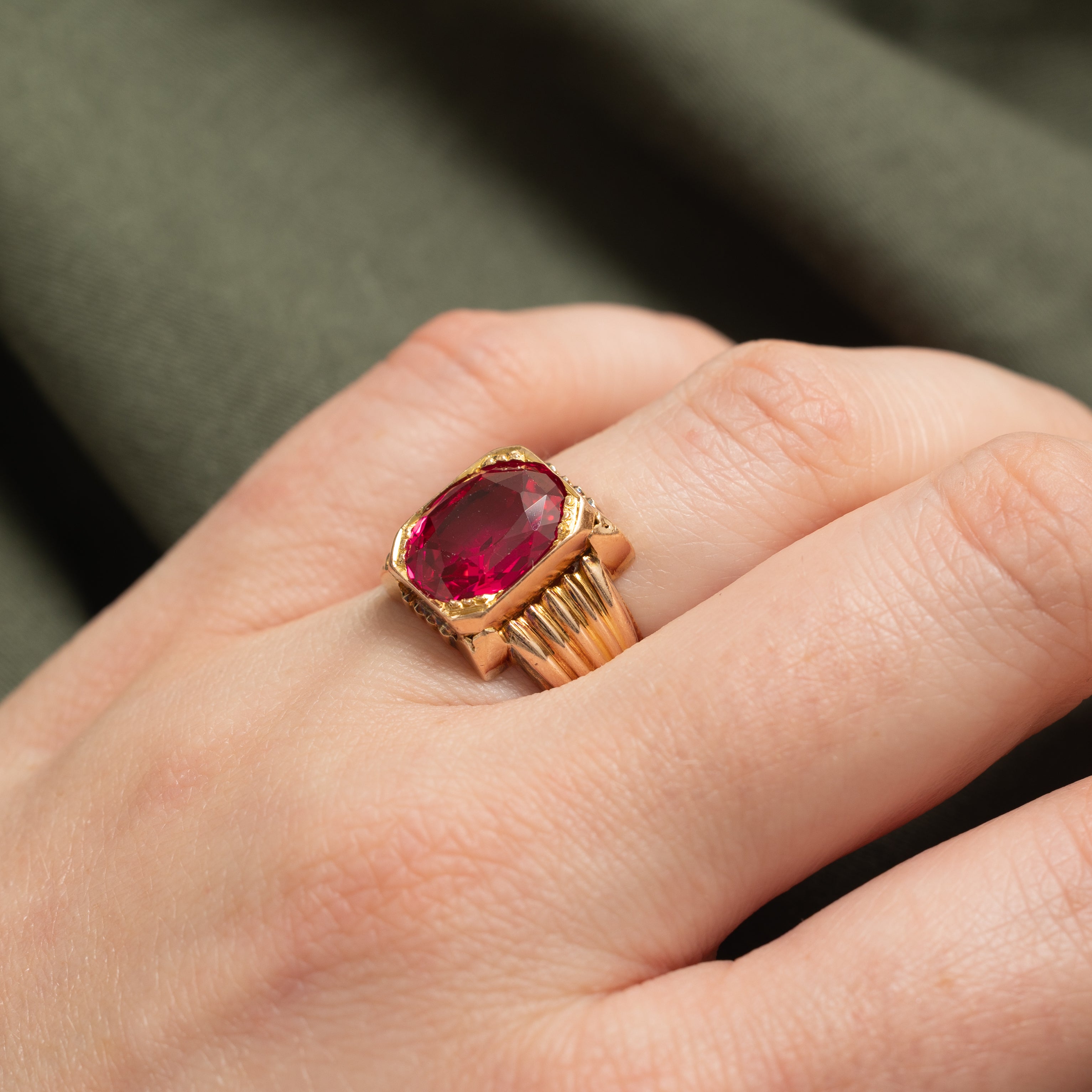 14k Synthetic Ruby Grooved Chunky Ring | 4.00ct | SZ 5.75
