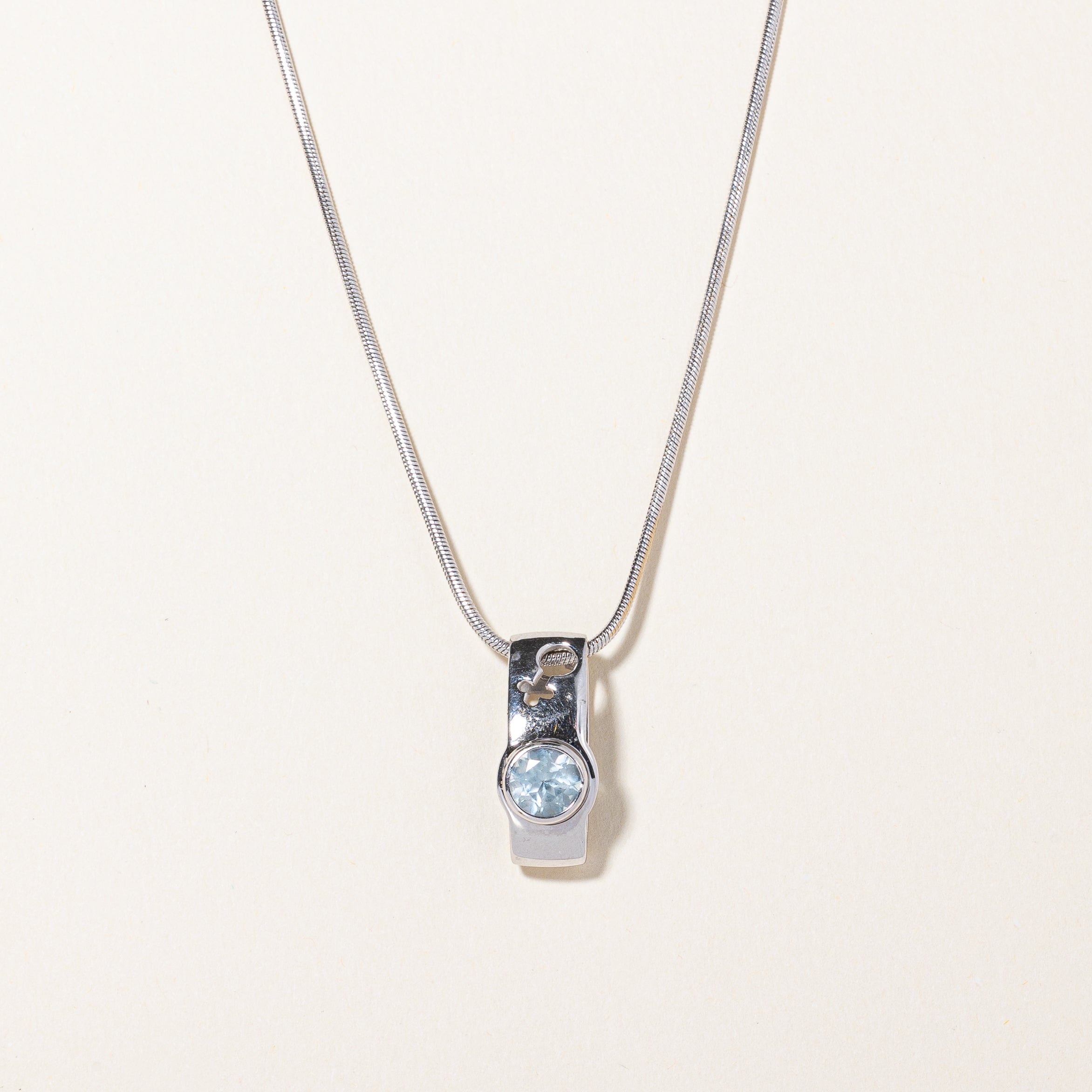 Blue Topaz 'Amore' Pendant Necklace | 0.90ct | 18" |