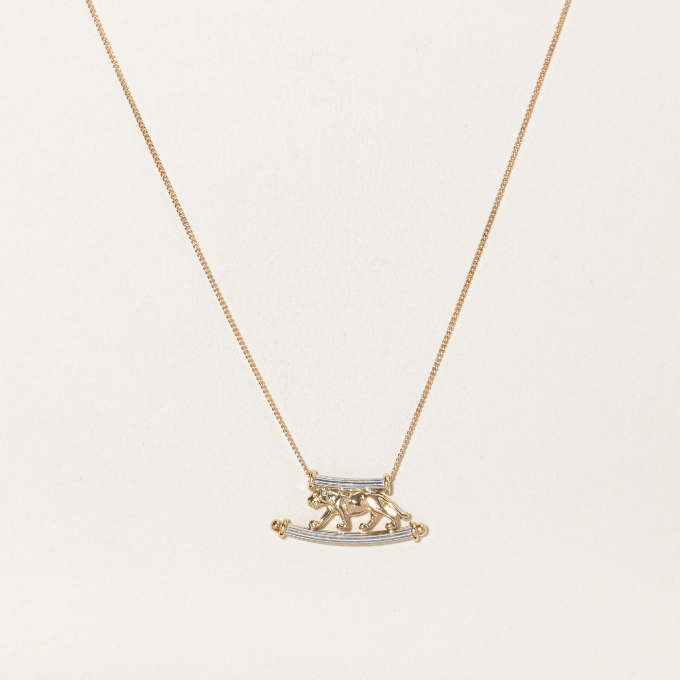 Collier pendentif panthère en or bicolore 10 carats | 45,7 cm