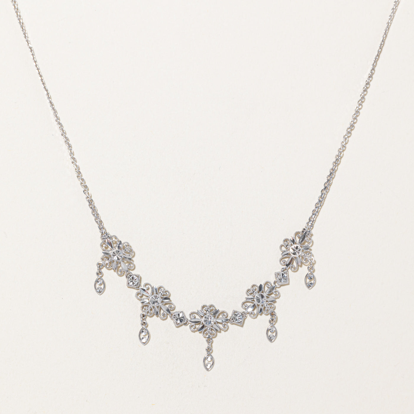 14k White Gold Scrollwork Ornate Pendant Necklace | 23"