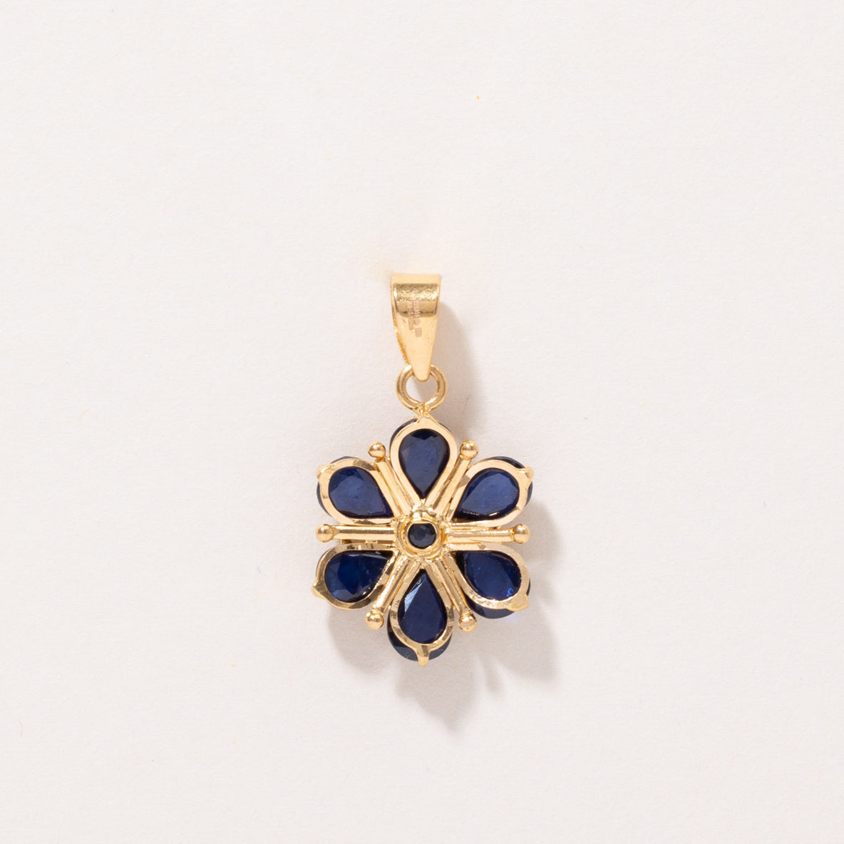 Sapphire Flower Pendant | 2.30ctw |