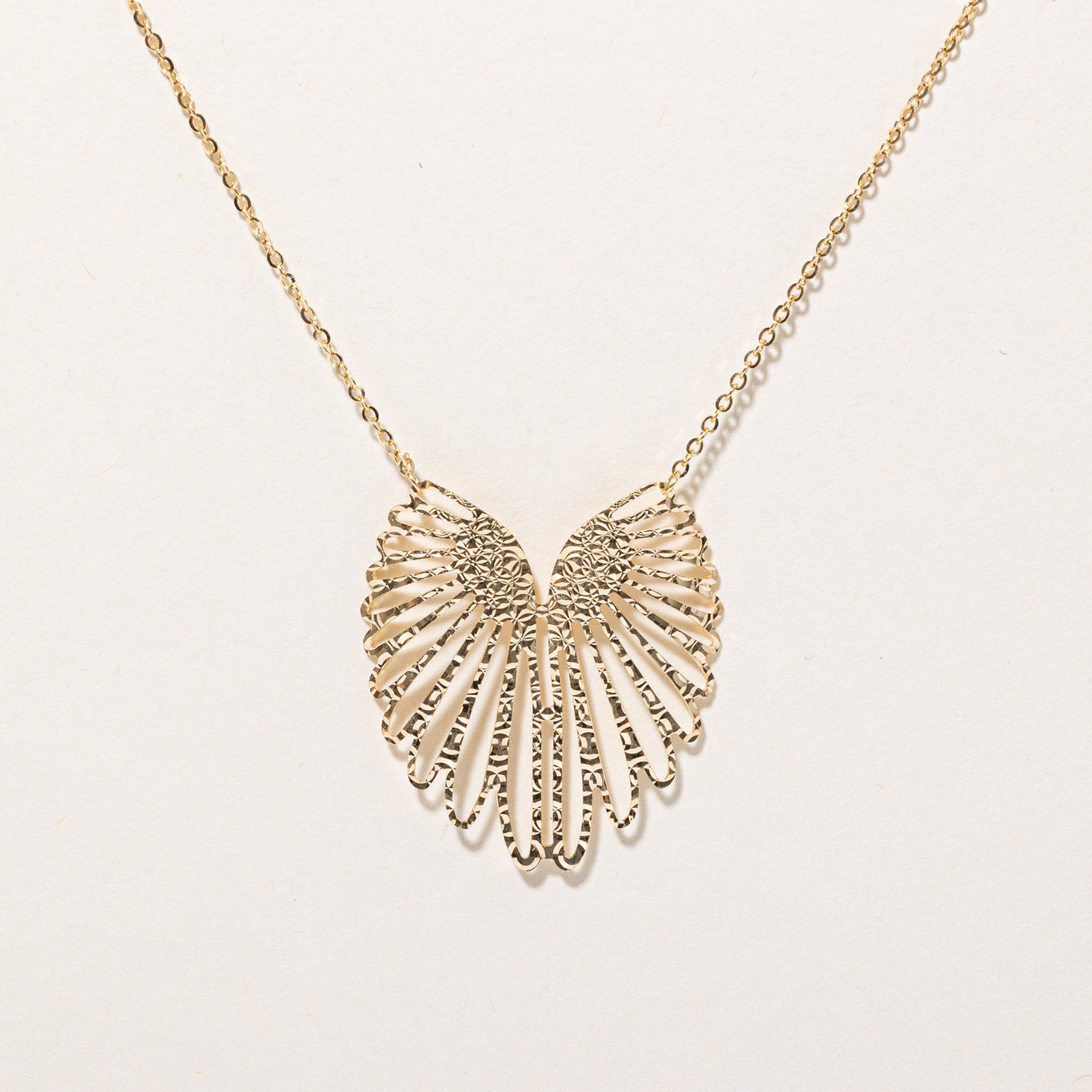 18k Yellow Gold Wings Pendant Necklace | 16