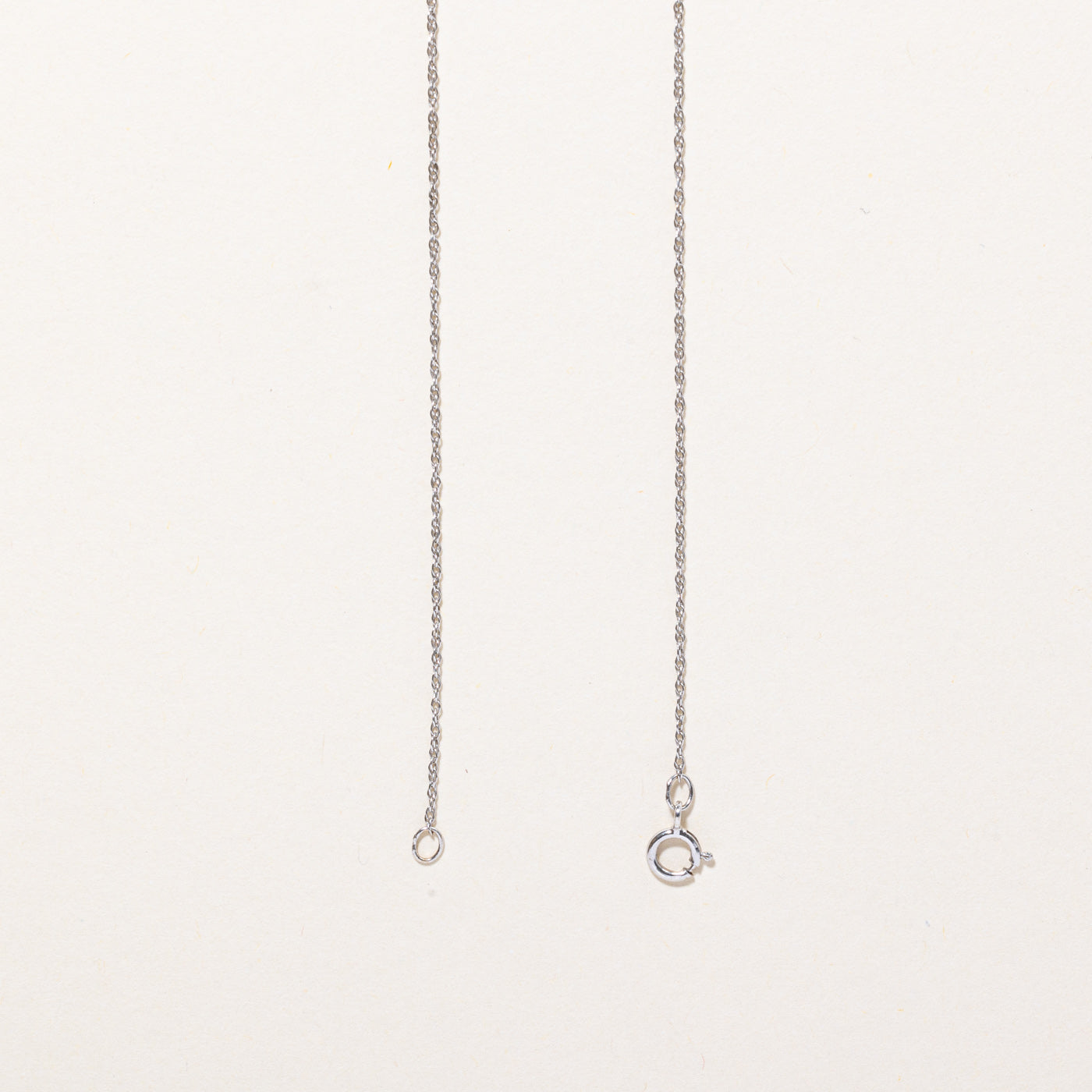 Pendentif et collier Fleur en Diamant | 0,08 ct | 45,7 cm | 