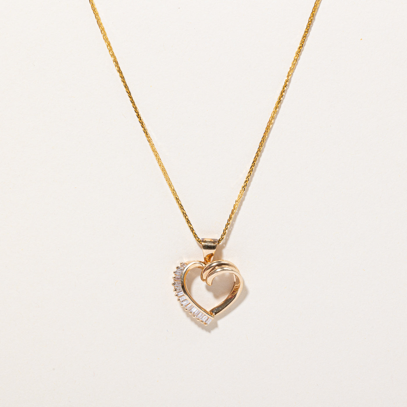 Diamond Heart Pendant & Necklace | 0.20ctw | 18