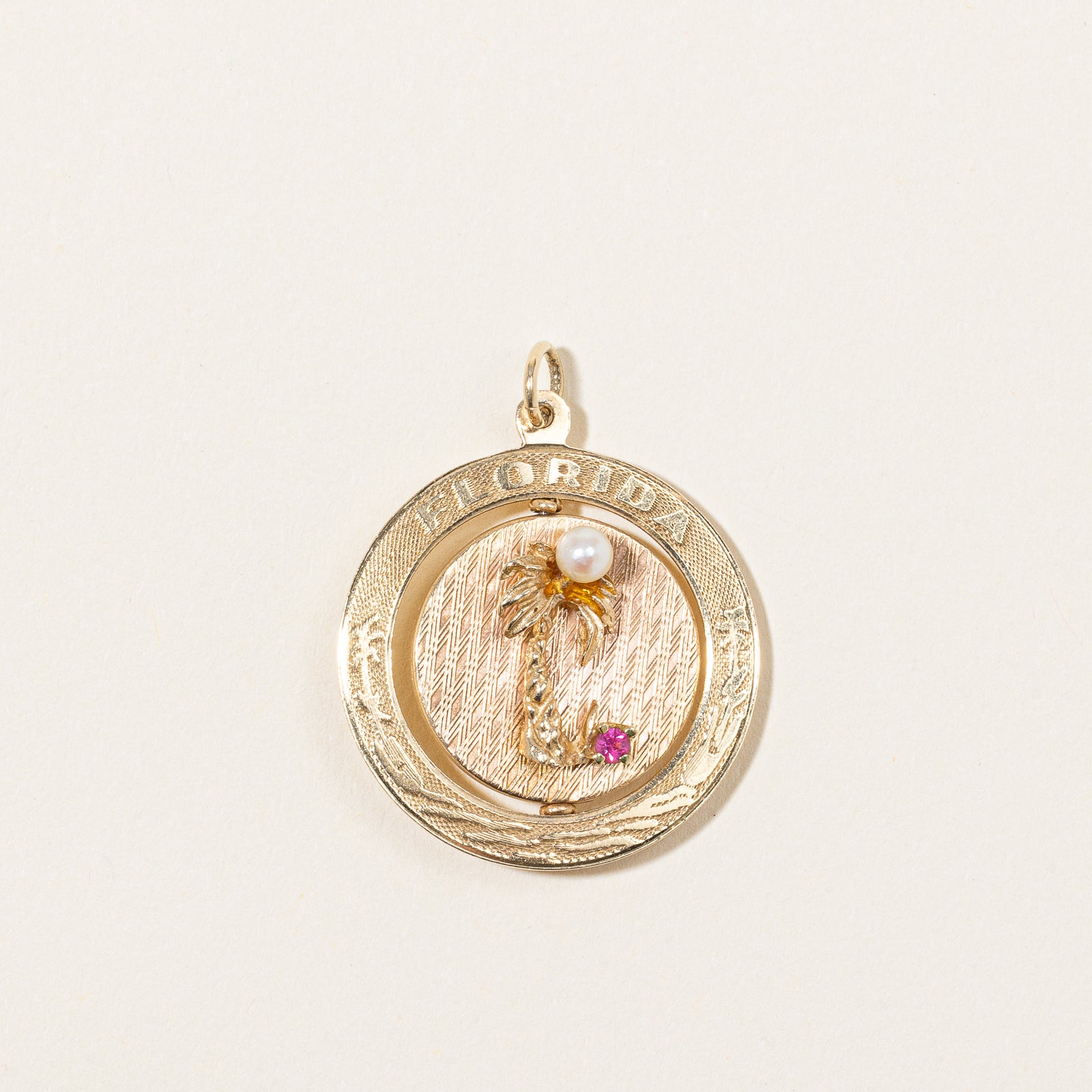 Pearl & Glass Florida Turning Charm | 0.08ctw |