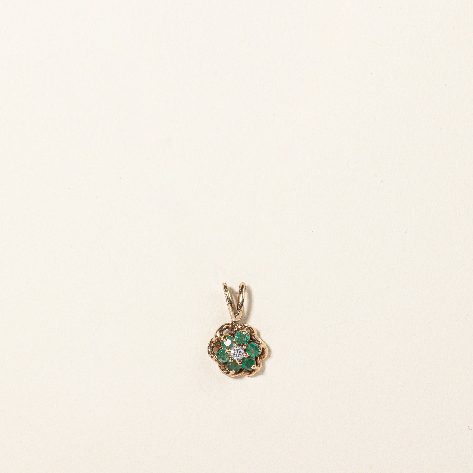 Emerald & Diamond Pendant | 0.12ctw, 0.03ct |