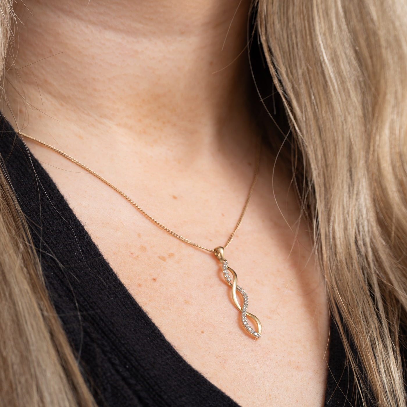 10K Diamond Cross Over Journey Pendant