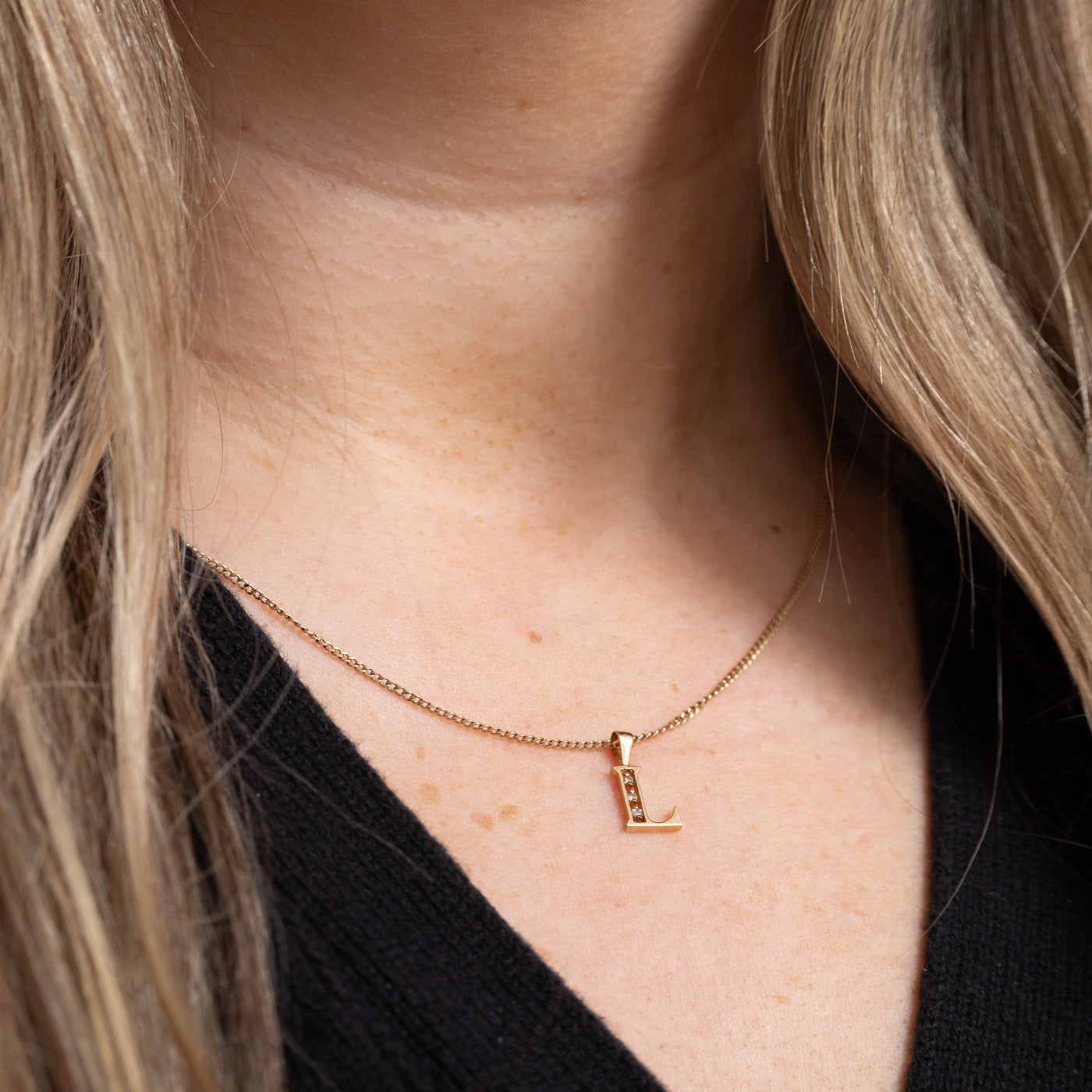 Pendentif initiale « L » en or 10 carats serti de diamants