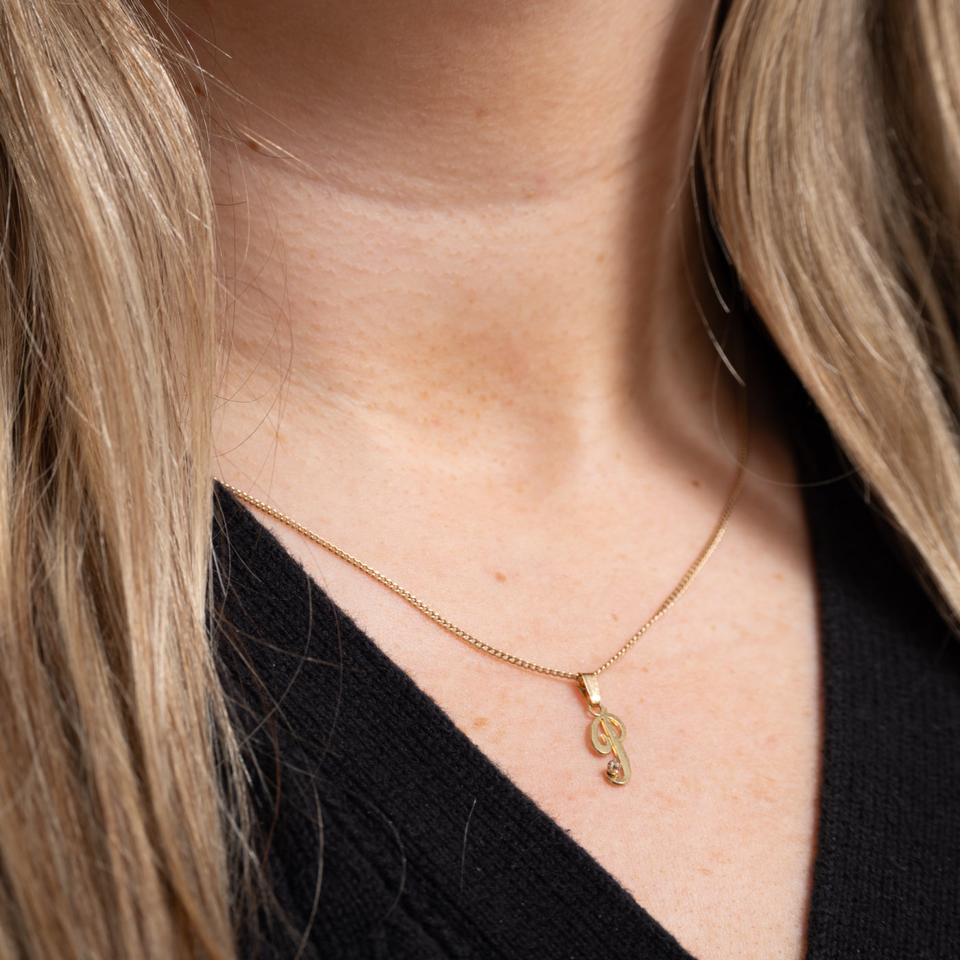 Pendentif initial « P » en or 10 carats serti de diamants