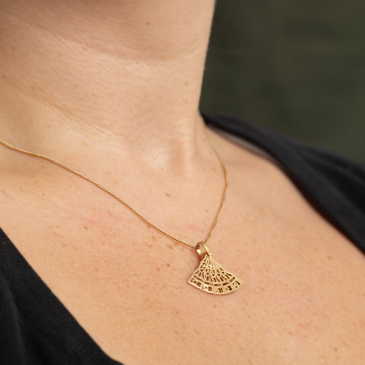 14k Yellow Gold "Coronado" Fan Charm