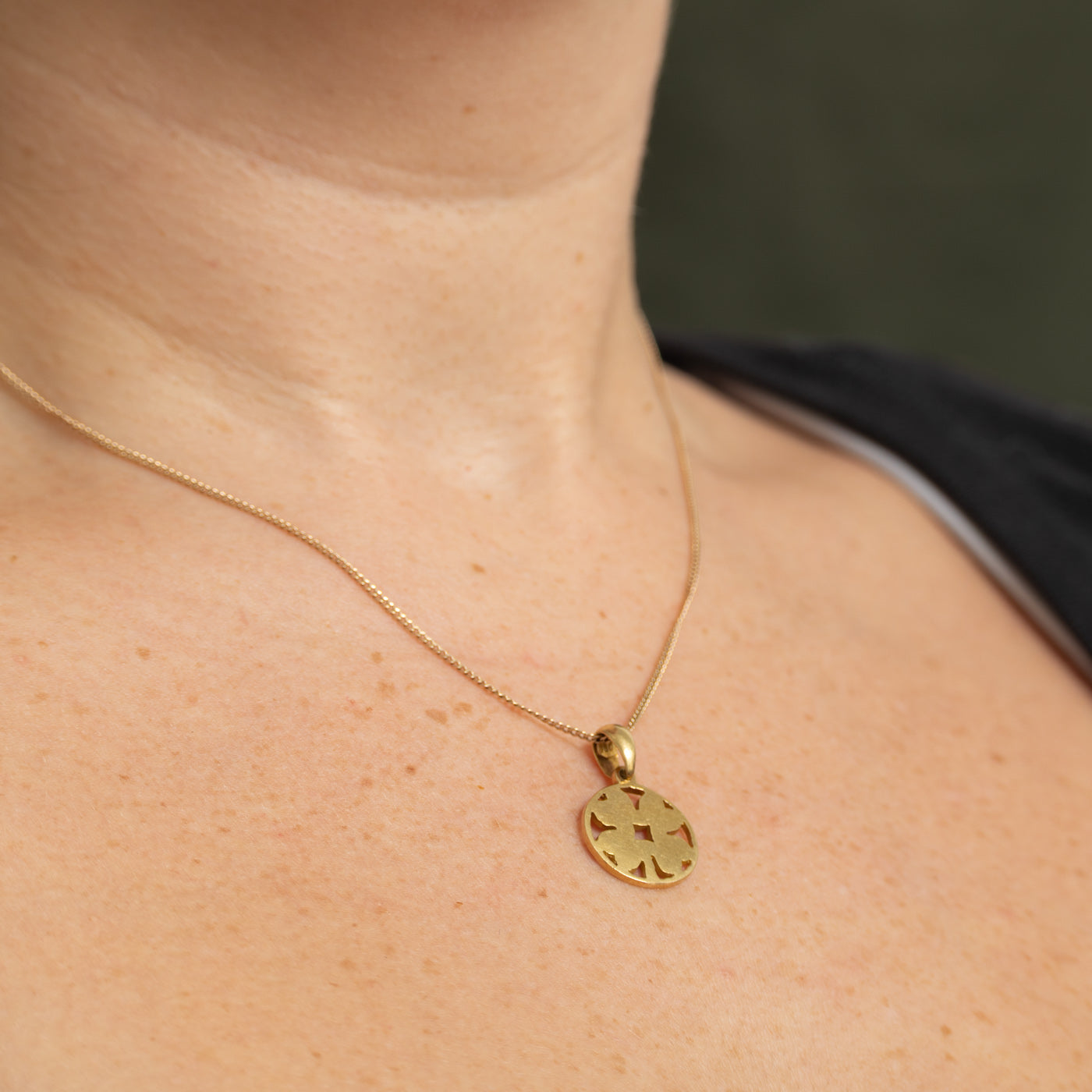 18k Yellow Gold Clover Pendant