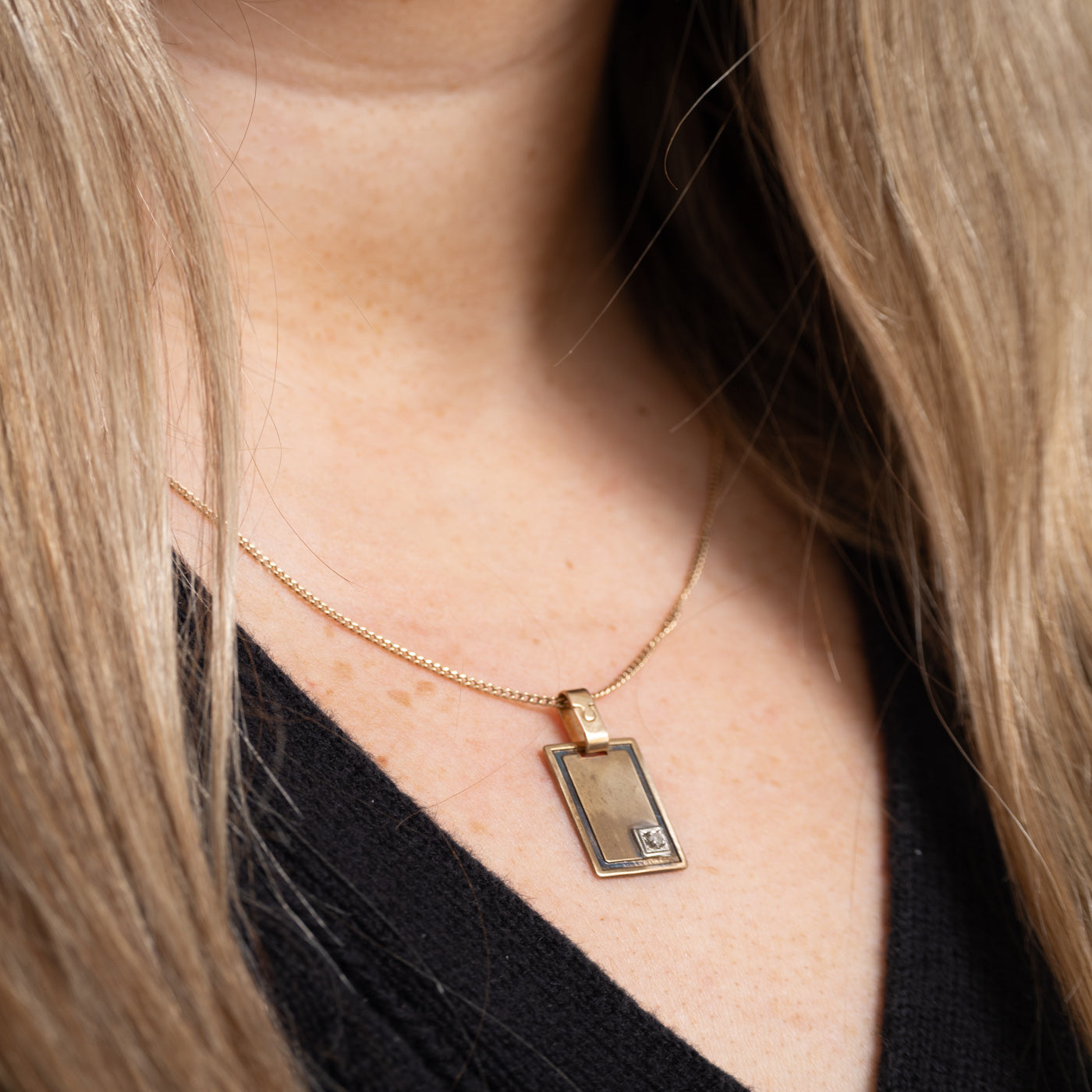 Pendentif en or 10 carats à texture diamantée