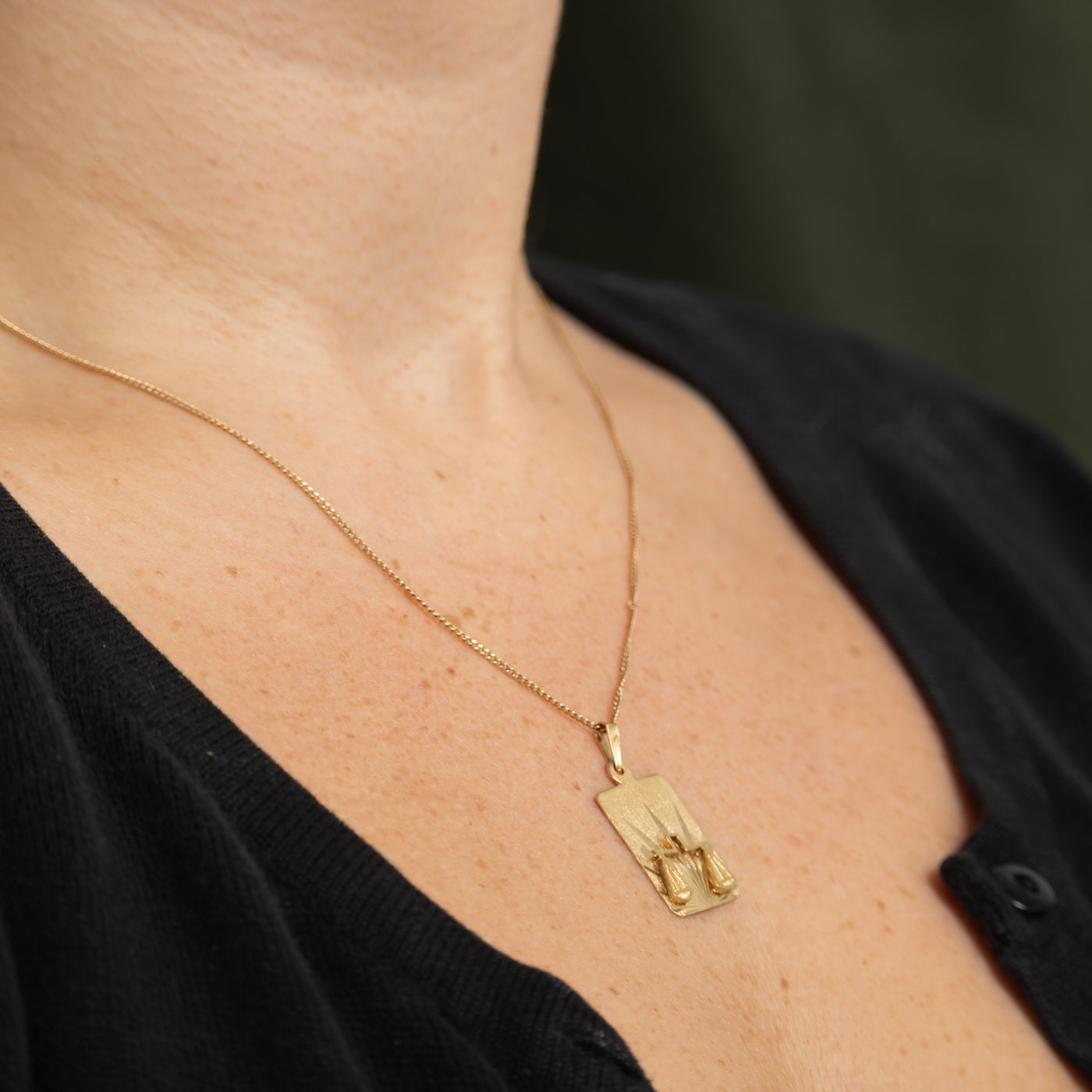10k Yellow Gold Libra Zodiac Pendant